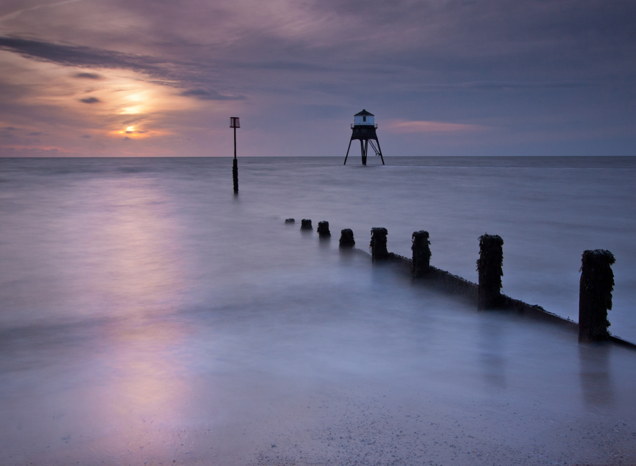 Sigma 10-20mm F3.5 EX DC HSM sample photo. Dovercourt lighthouse at sunrise photography