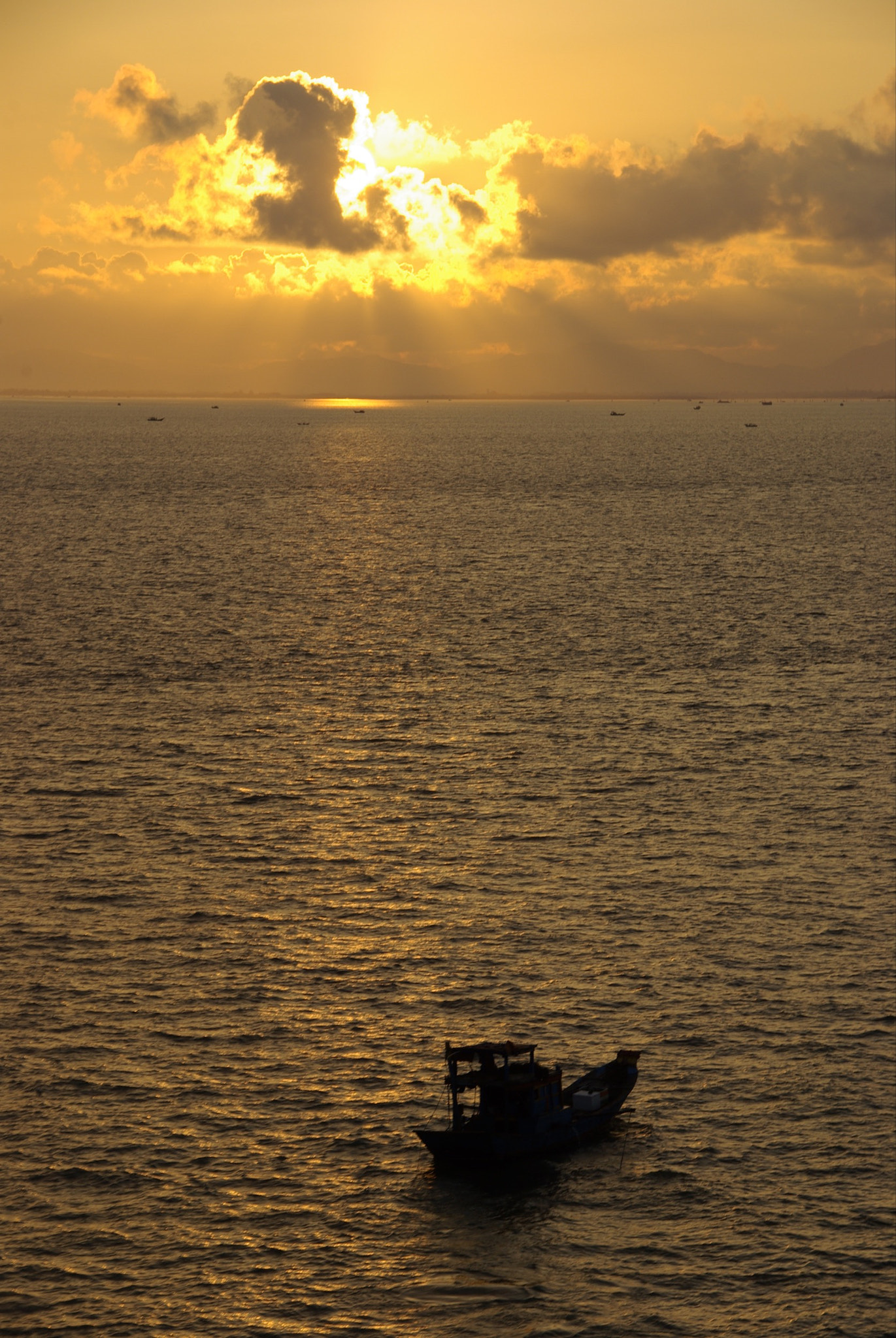 Pentax K10D + Tamron AF 18-250mm F3.5-6.3 Di II LD Aspherical (IF) Macro sample photo. South china sea photography