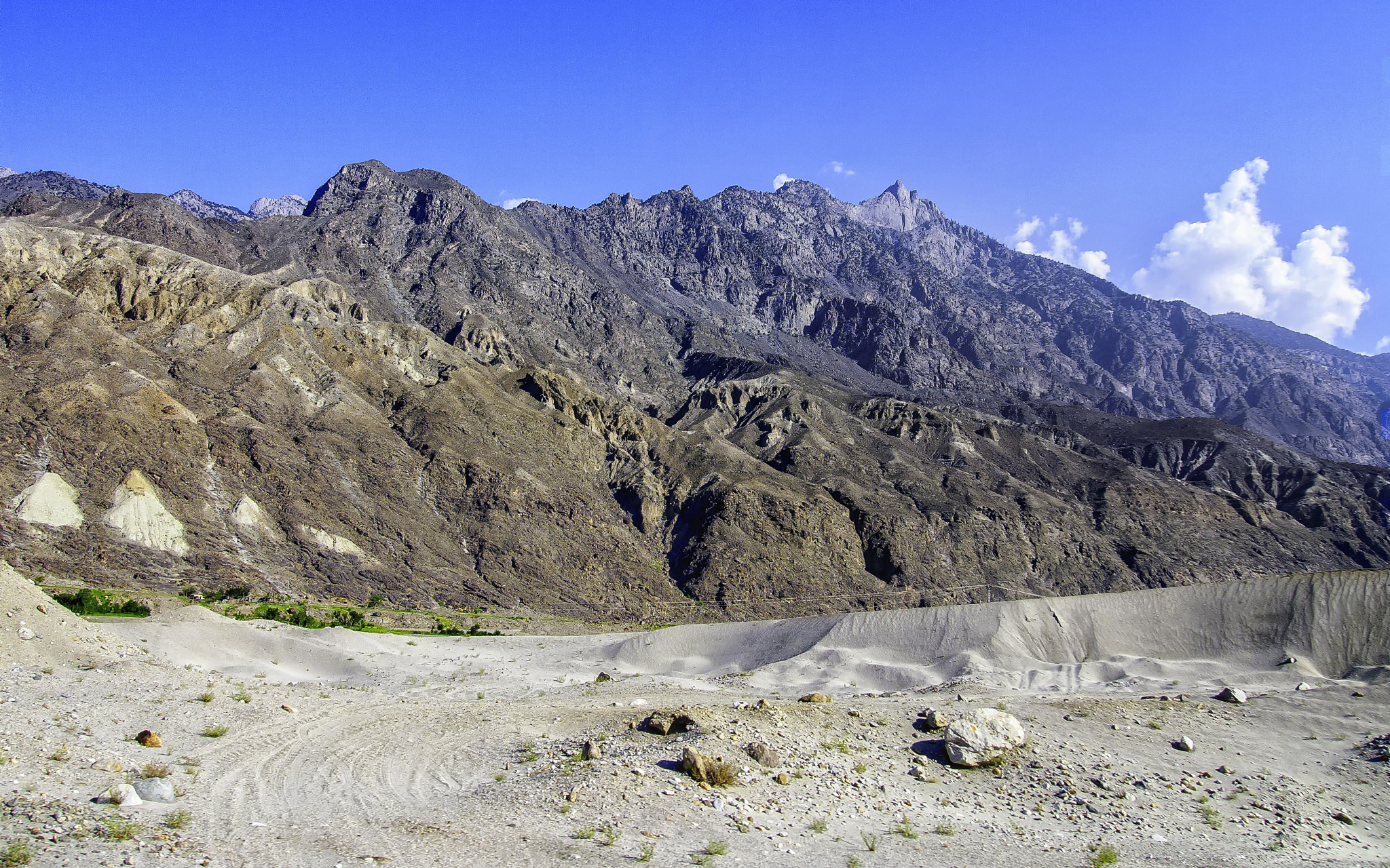 Olympus M.Zuiko Digital 14-42mm F3.5-5.6 II sample photo. Chilas photography