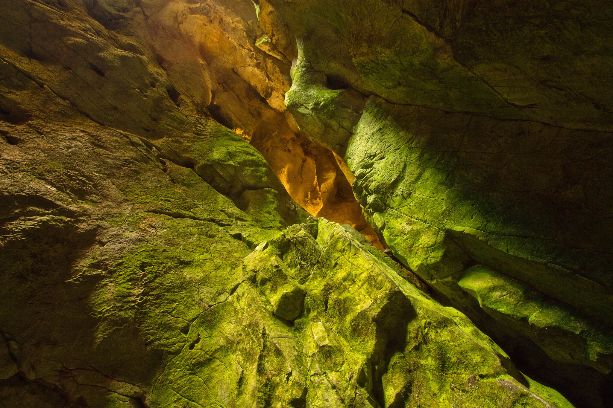 Sigma 10-20mm F3.5 EX DC HSM sample photo. Into the cave photography