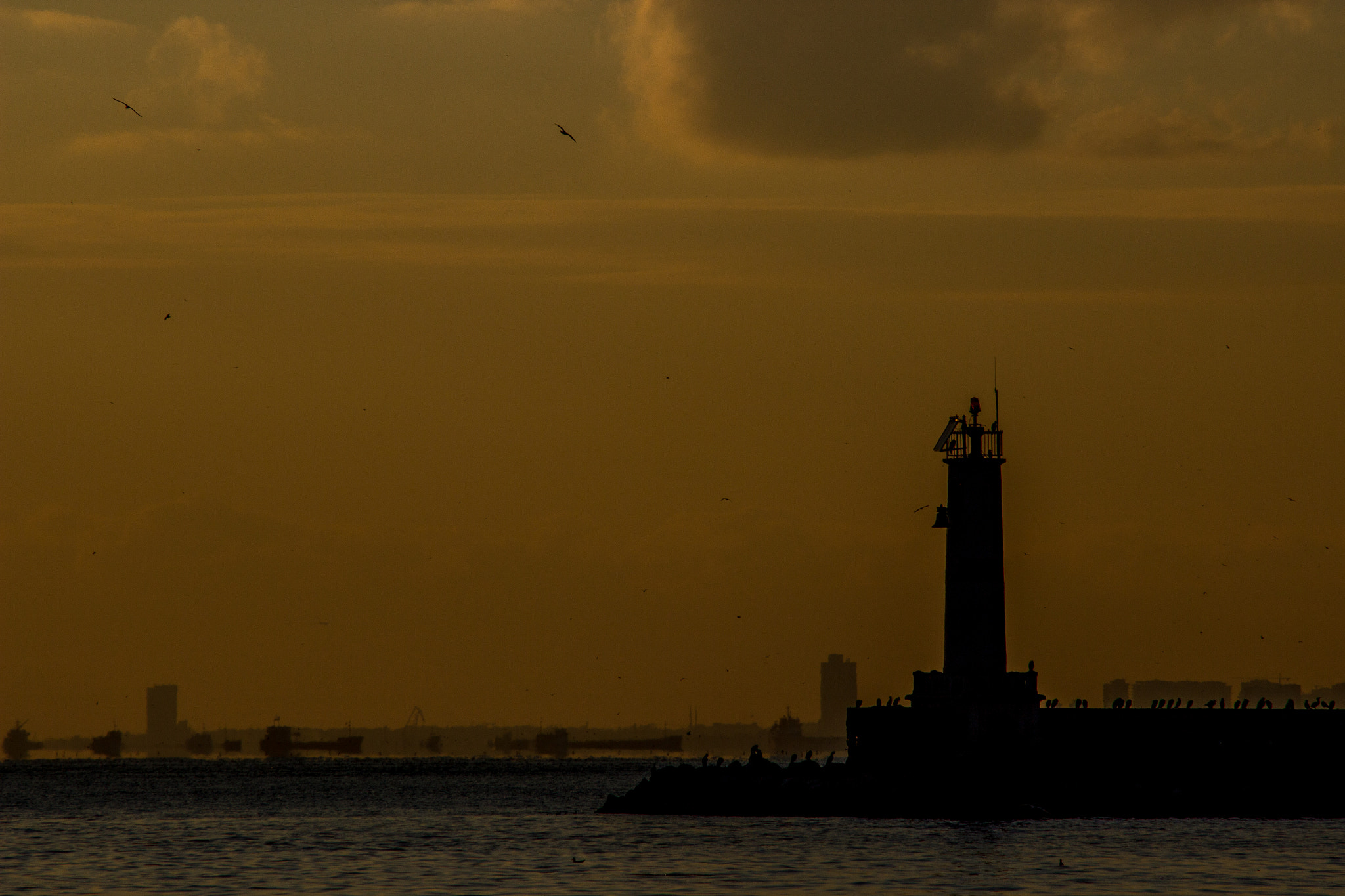 Canon EOS 600D (Rebel EOS T3i / EOS Kiss X5) + Canon EF 70-210mm f/4 sample photo. Lighthouse photography