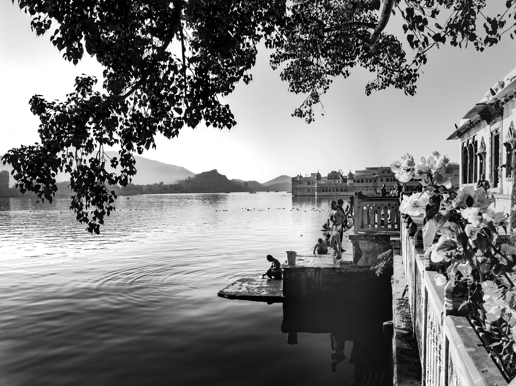 Olympus M.Zuiko Digital 14-42mm F3.5-5.6 II R sample photo. Lake pichola, udaipur photography