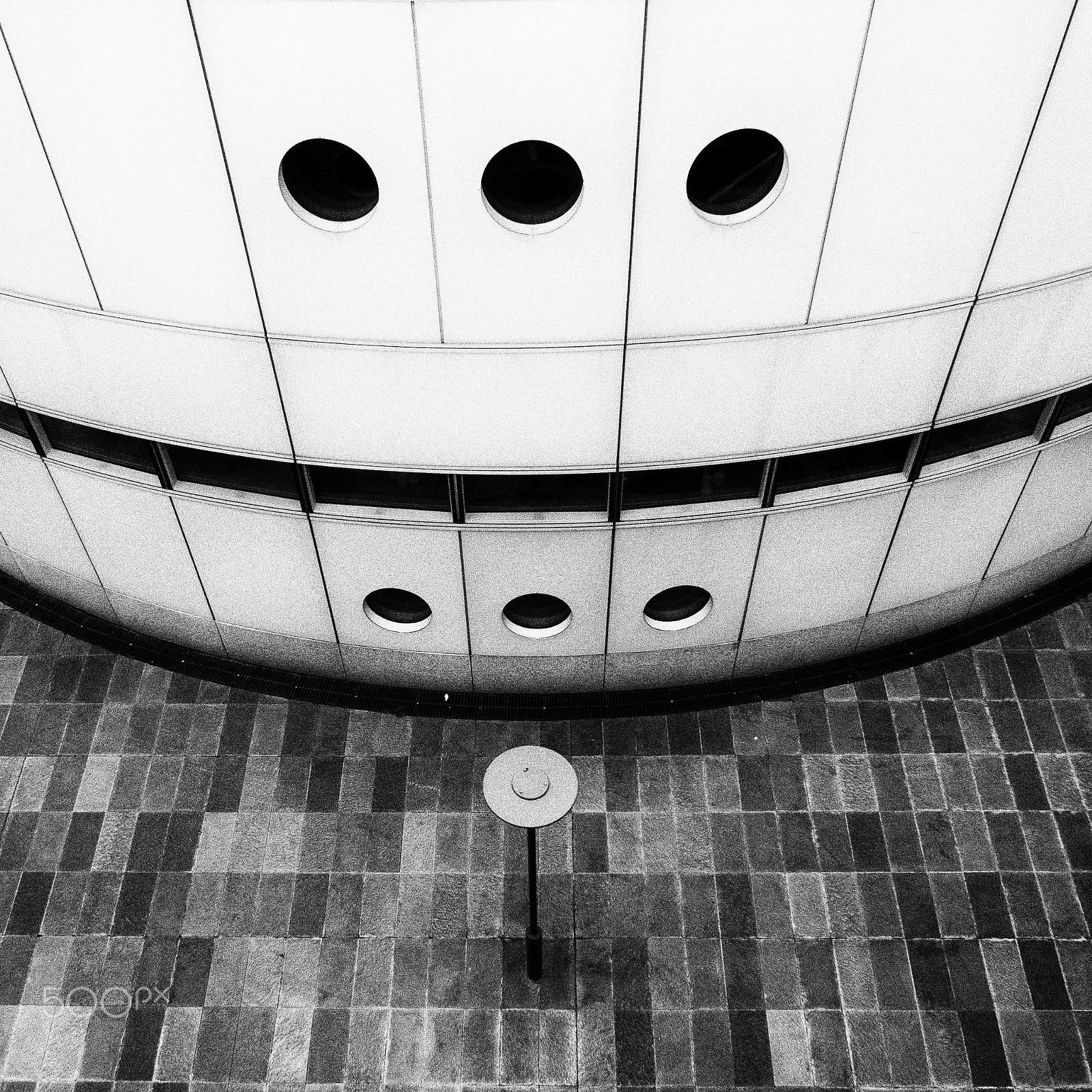 Sony Alpha NEX-6 + Sony E 16mm F2.8 sample photo. Circles and cubes photography