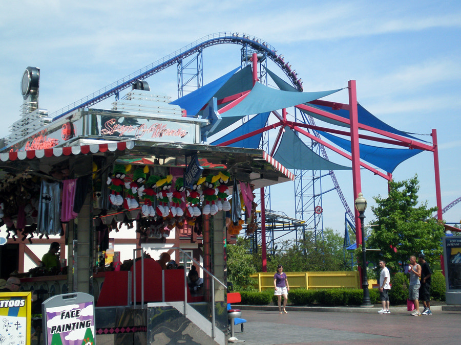 Olympus FE230/X790 sample photo. Six flags photography