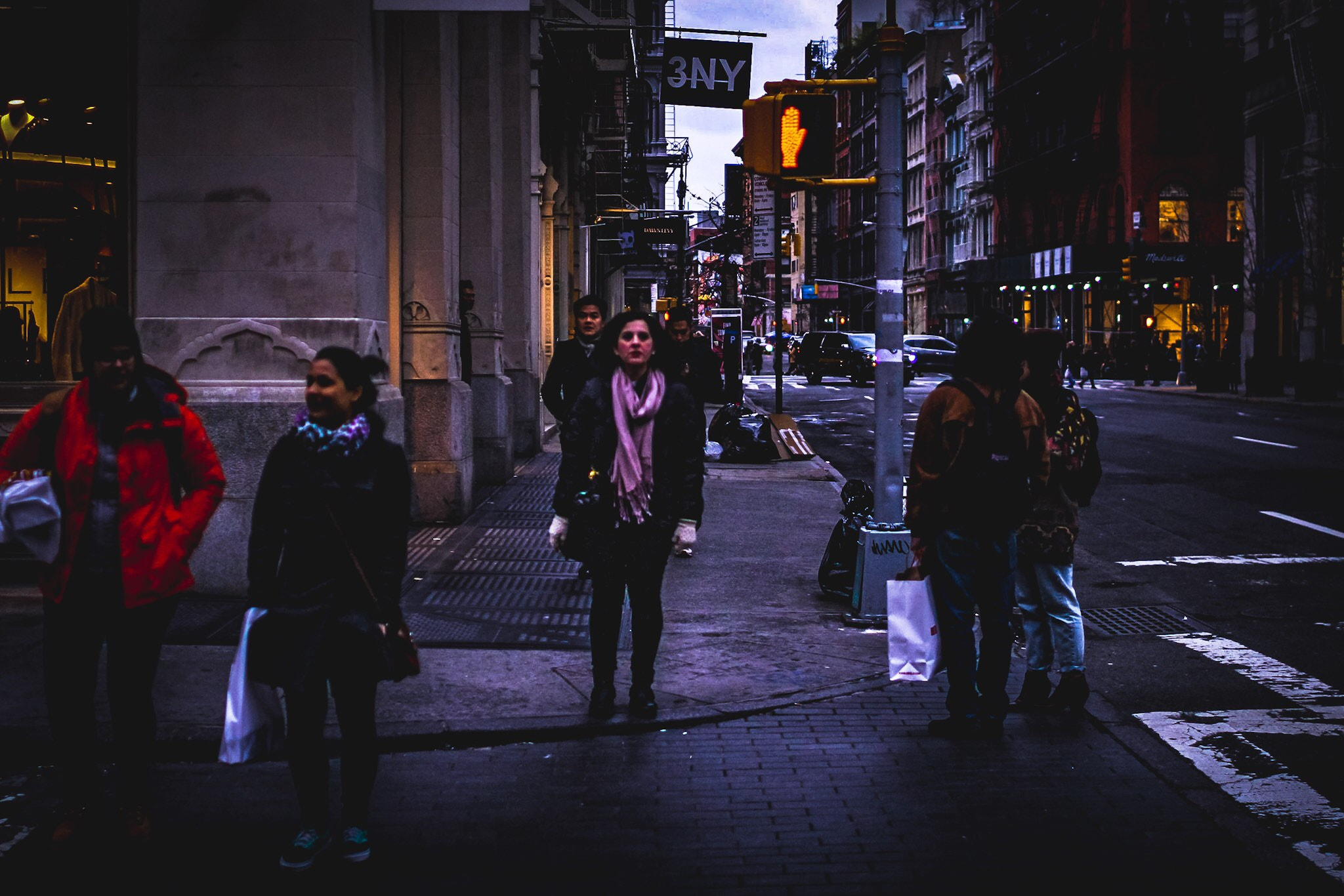 Canon EF 35mm F1.4L USM sample photo. Street life photography