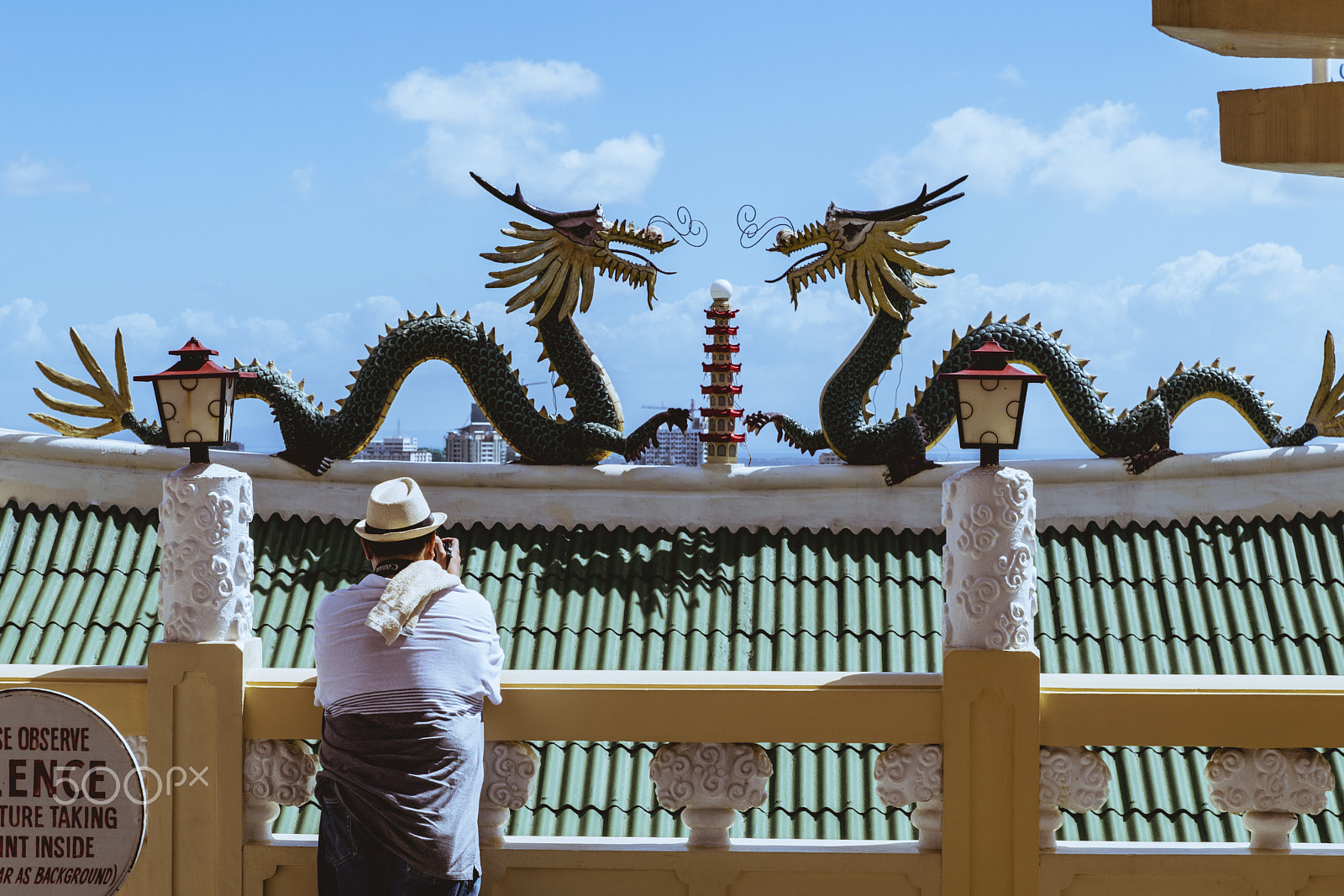 Nikon D3300 + Tamron SP AF 17-50mm F2.8 XR Di II LD Aspherical (IF) sample photo. The tourist at the taoist temple photography