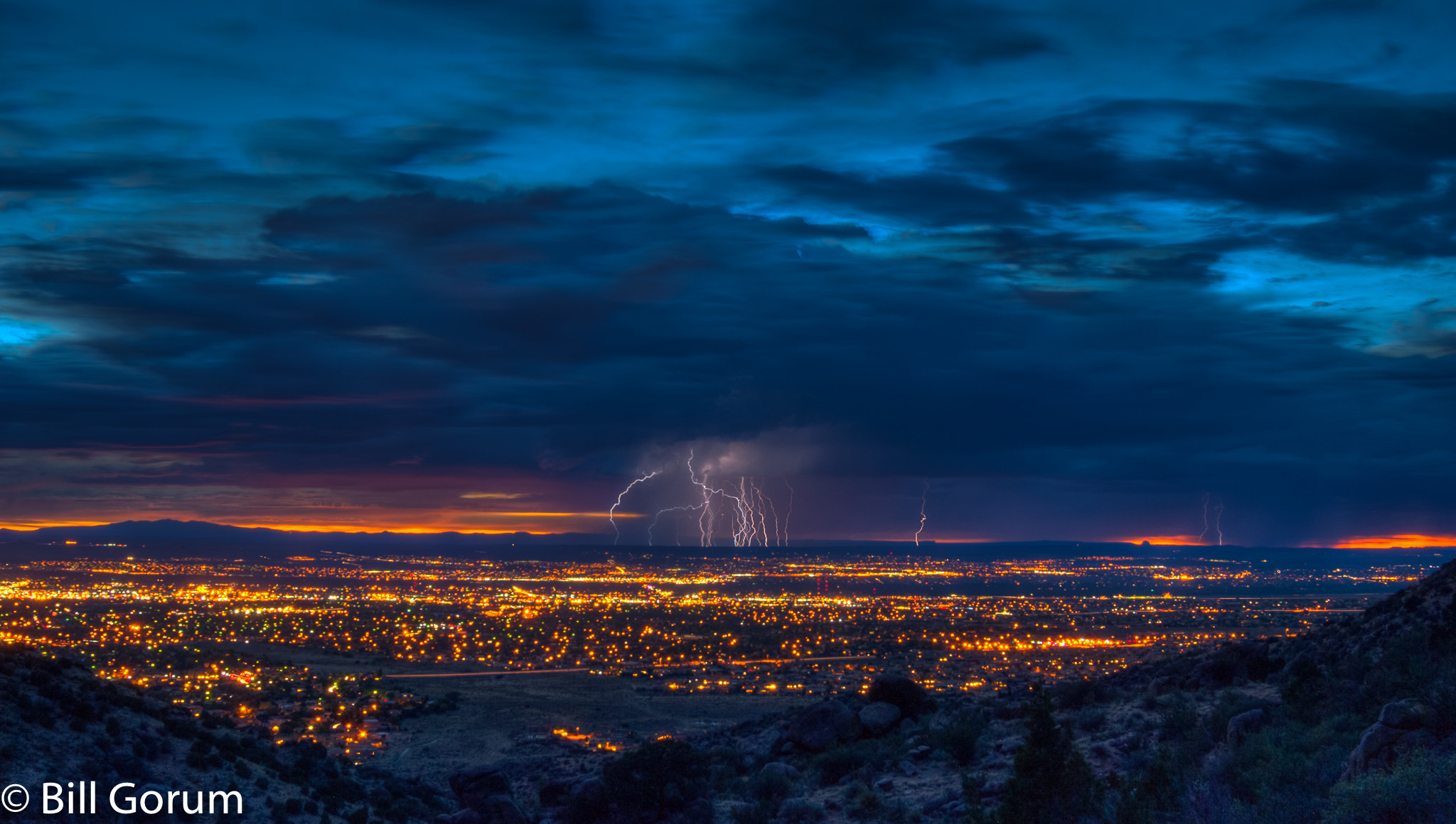Nikon D200 + AF-S Zoom-Nikkor 24-85mm f/3.5-4.5G IF-ED sample photo. Lightning storm over albuquerque, new mexico. photography