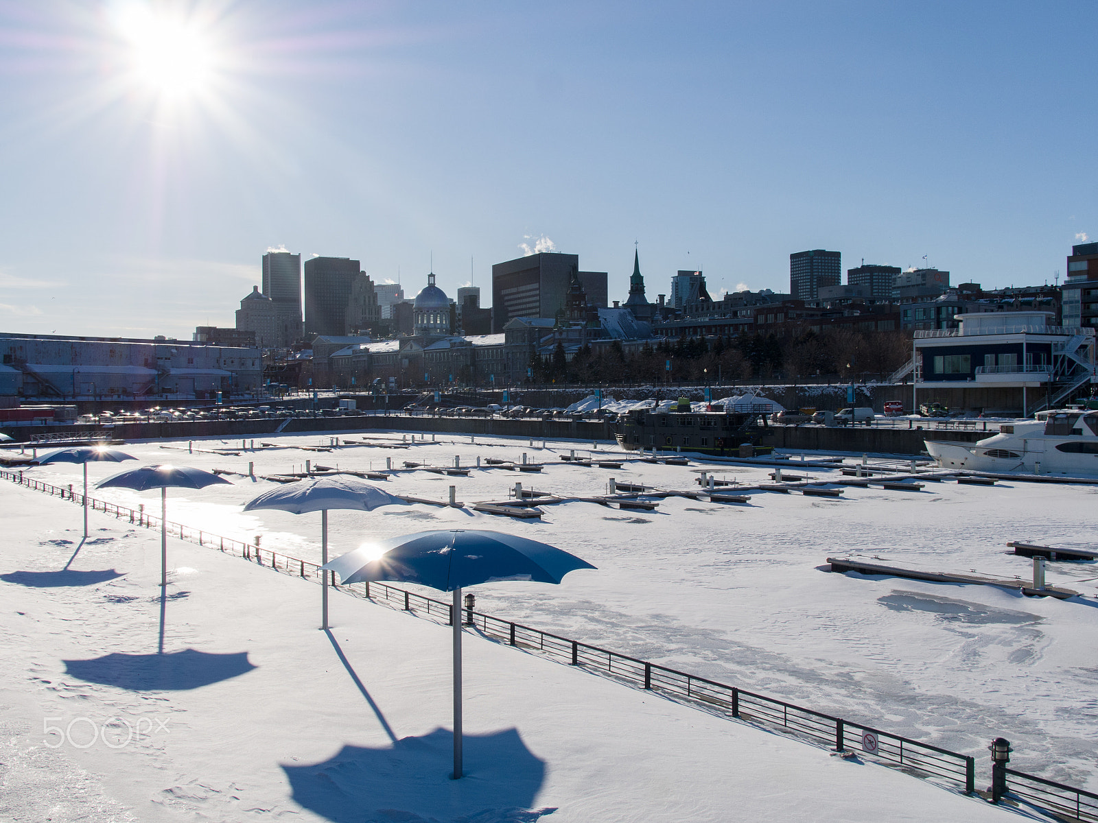 Olympus PEN E-PL5 + Sigma 19mm F2.8 DN Art sample photo. The beach in winter. photography