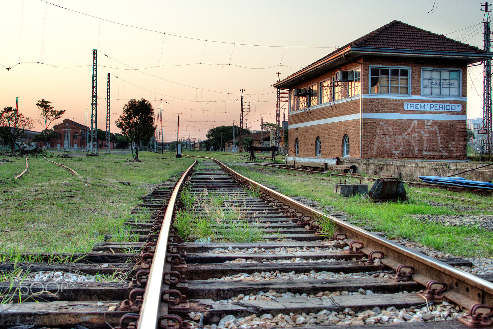 Canon EF 28-105mm f/3.5-4.5 USM sample photo. Train sation photography
