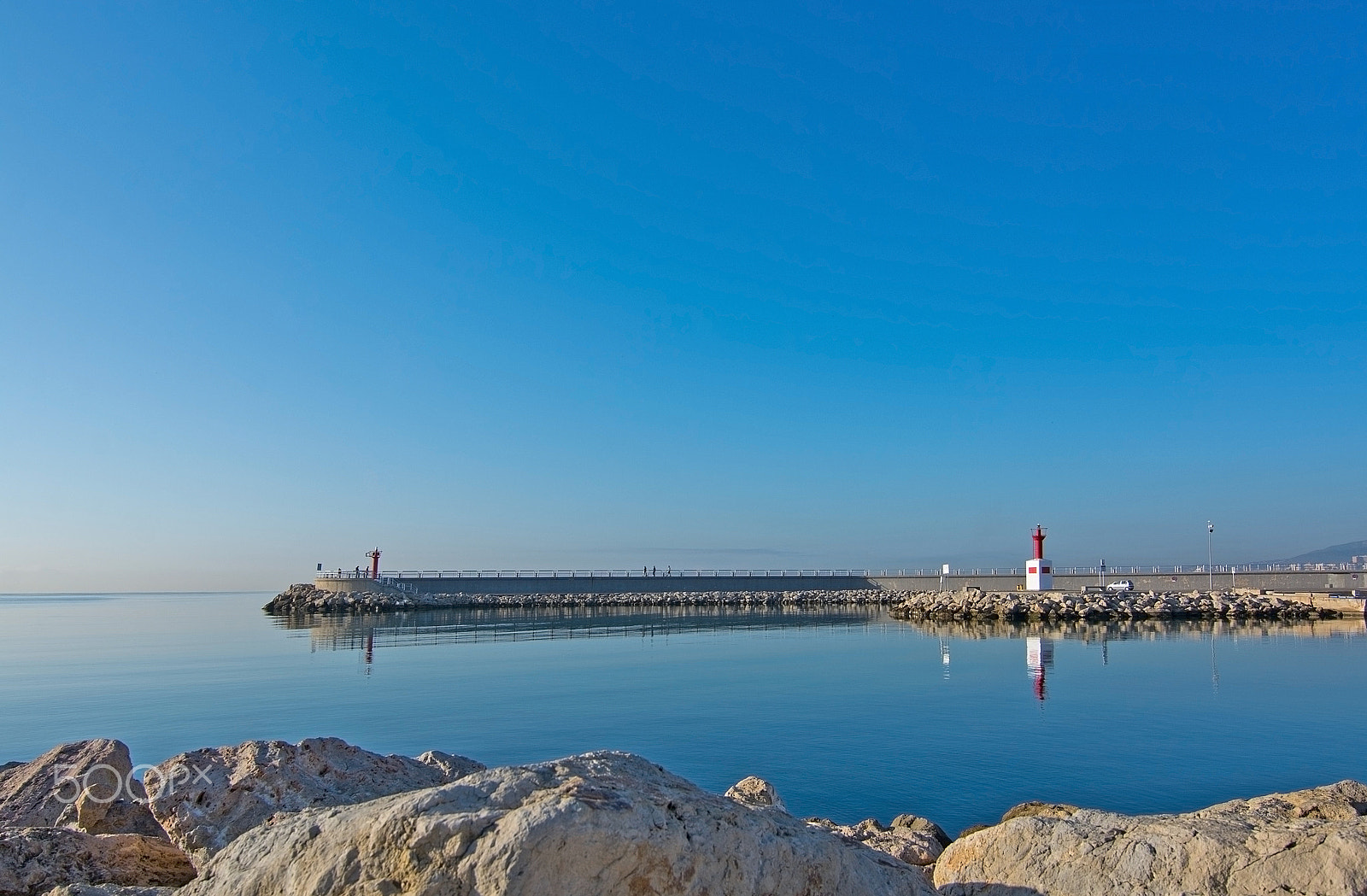 Nikon D7100 + Nikon AF-S Nikkor 28mm F1.8G sample photo. Pier and ocean horizon photography