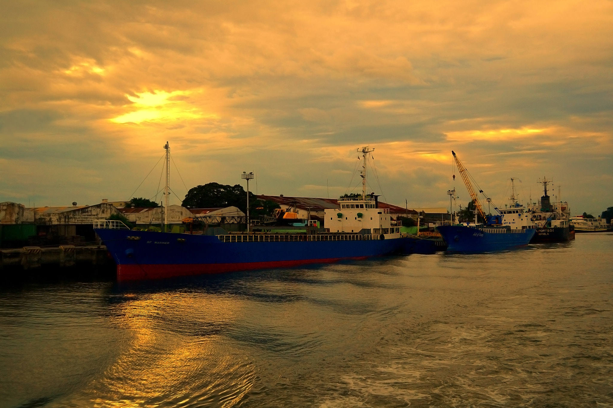 Port of Iloilo by Wilfredo Lumagbas Jr. / 500px