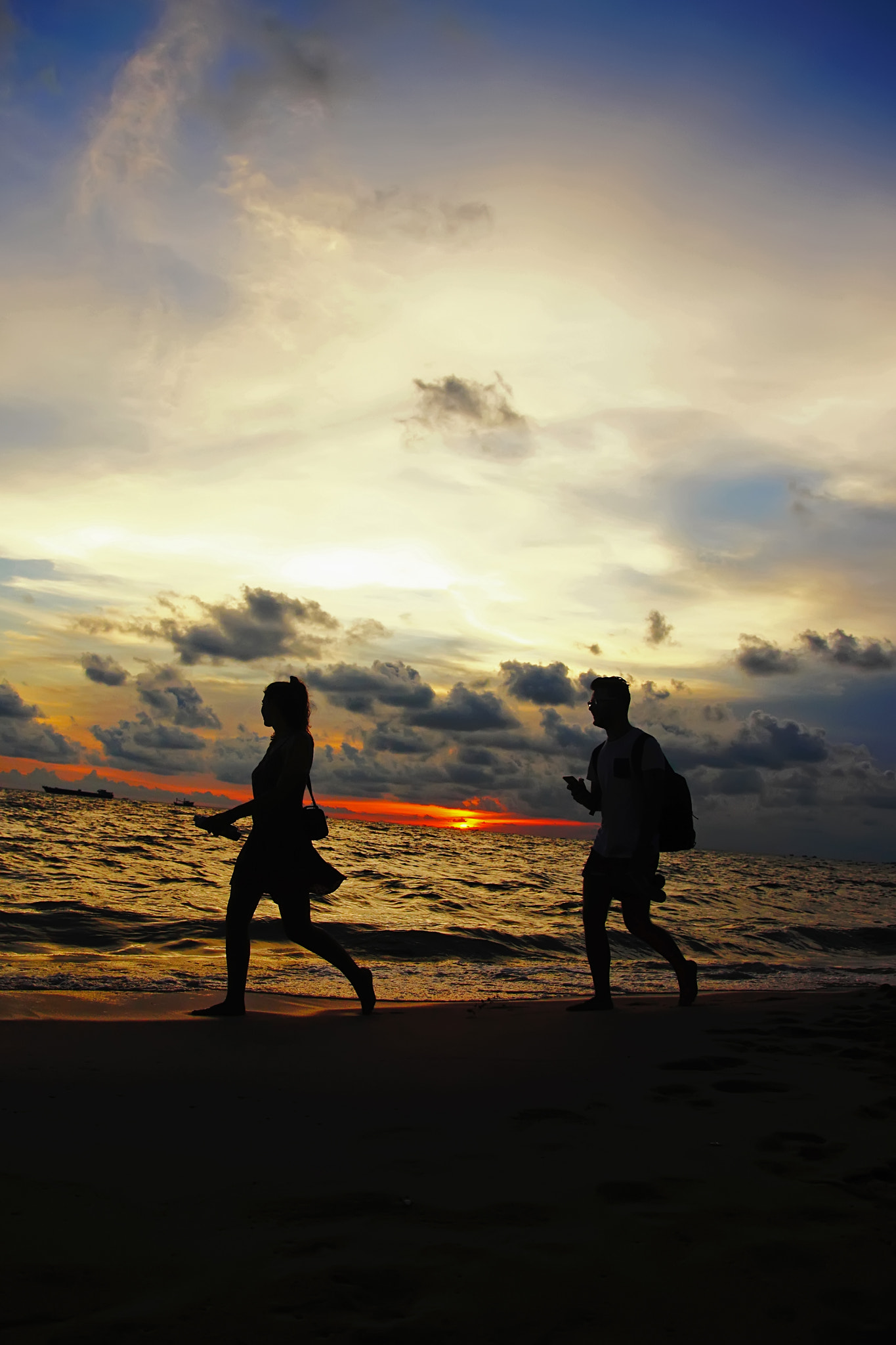 Canon EOS 550D (EOS Rebel T2i / EOS Kiss X4) sample photo. Leave sunset behind photography