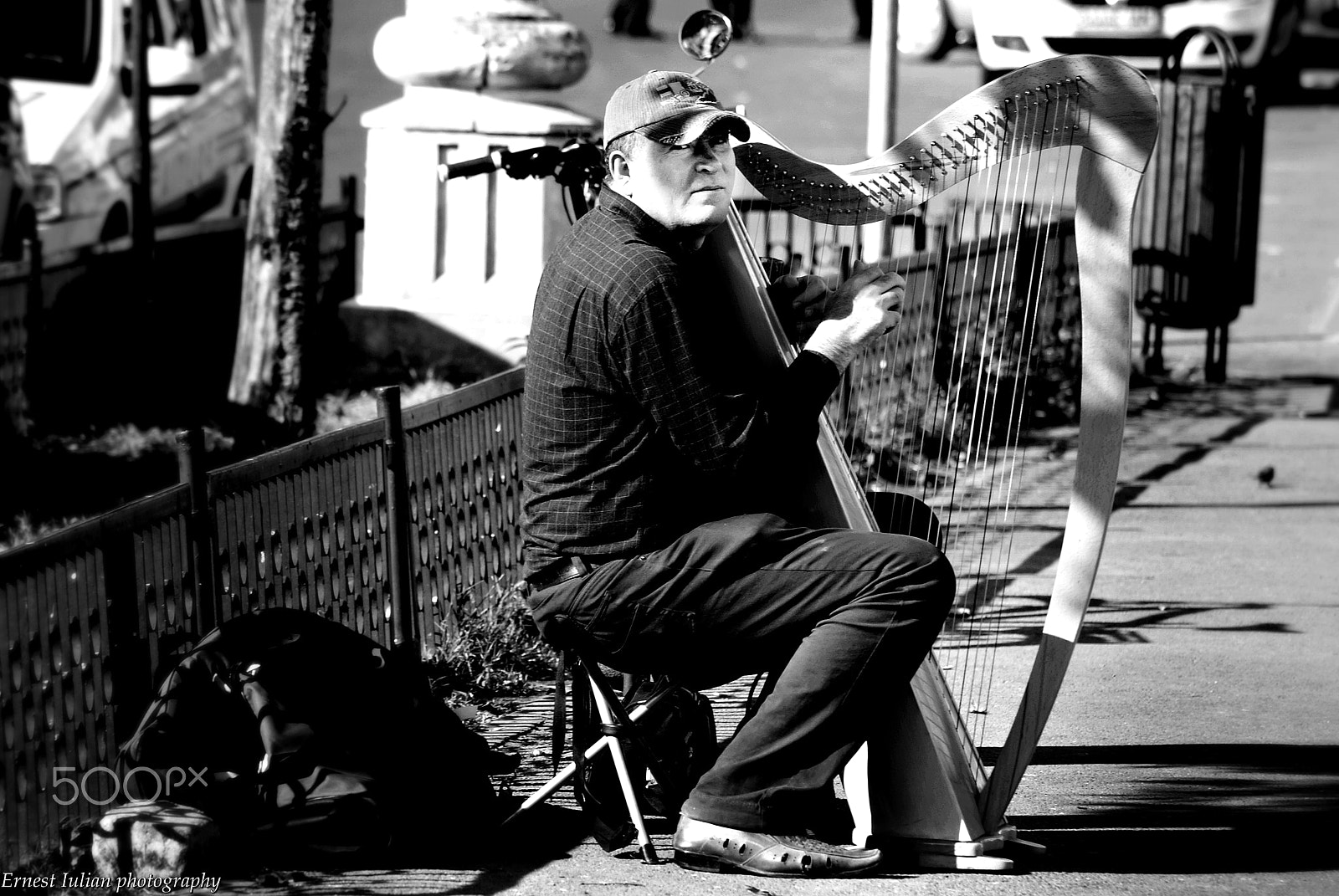 Sony Alpha DSLR-A200 sample photo. Street music... photography