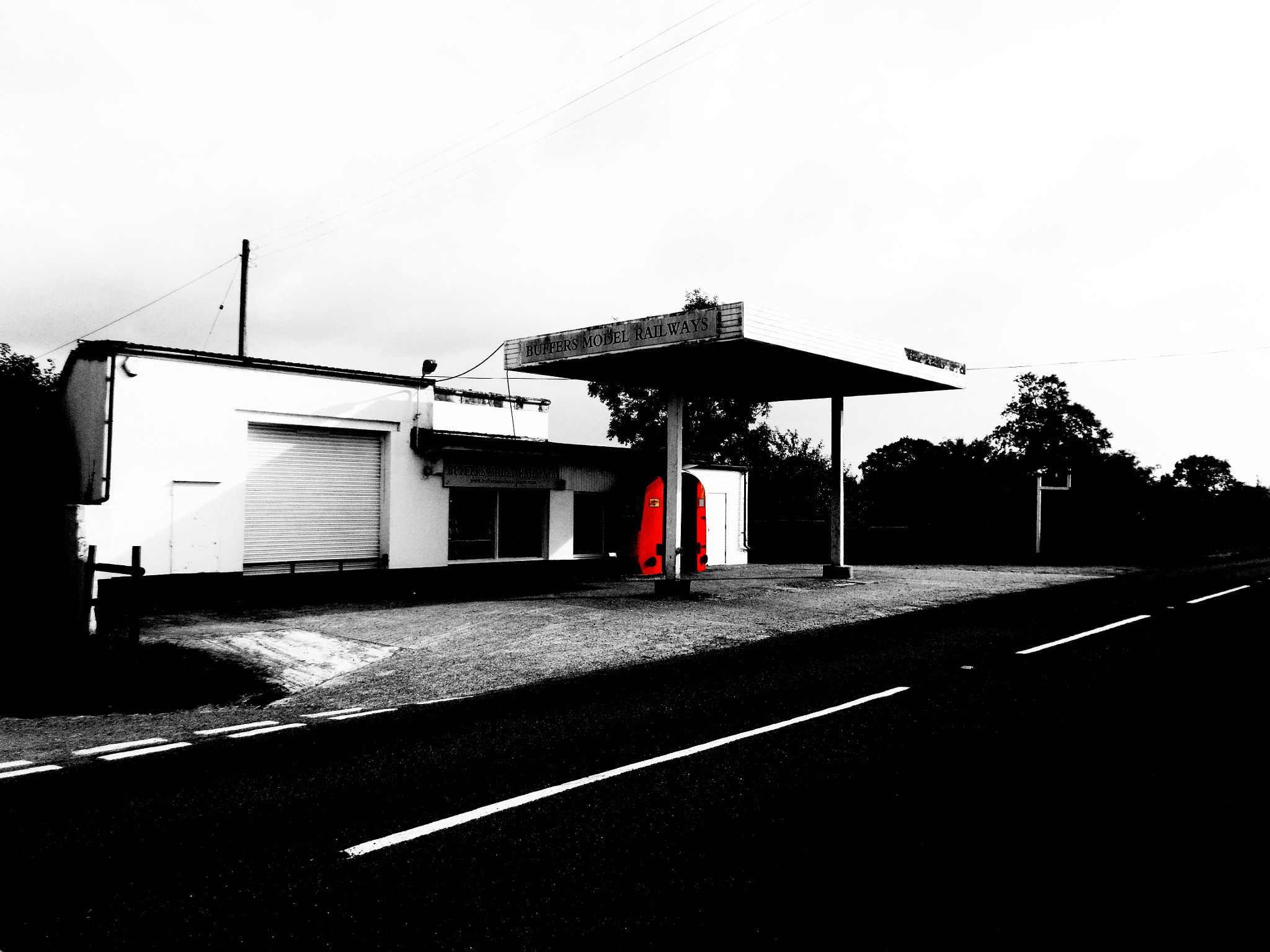 Nikon COOLPIX L27 sample photo. Petrol station photography