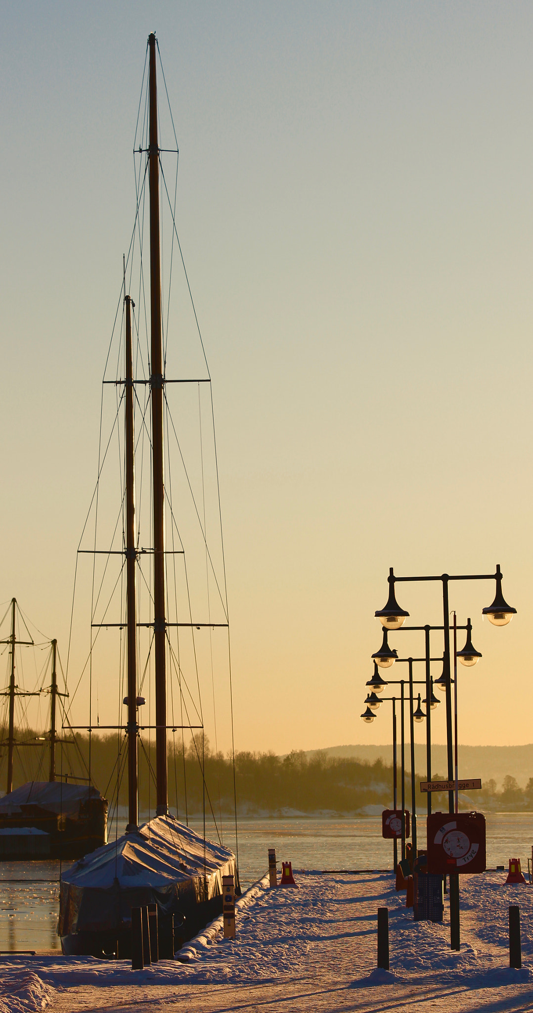 Sigma 70-200mm F2.8 EX DG OS HSM sample photo. Oslo harbor photography