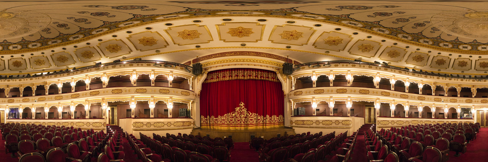 Canon EF 8-15mm F4L Fisheye USM sample photo. Egypt's national theatre photography