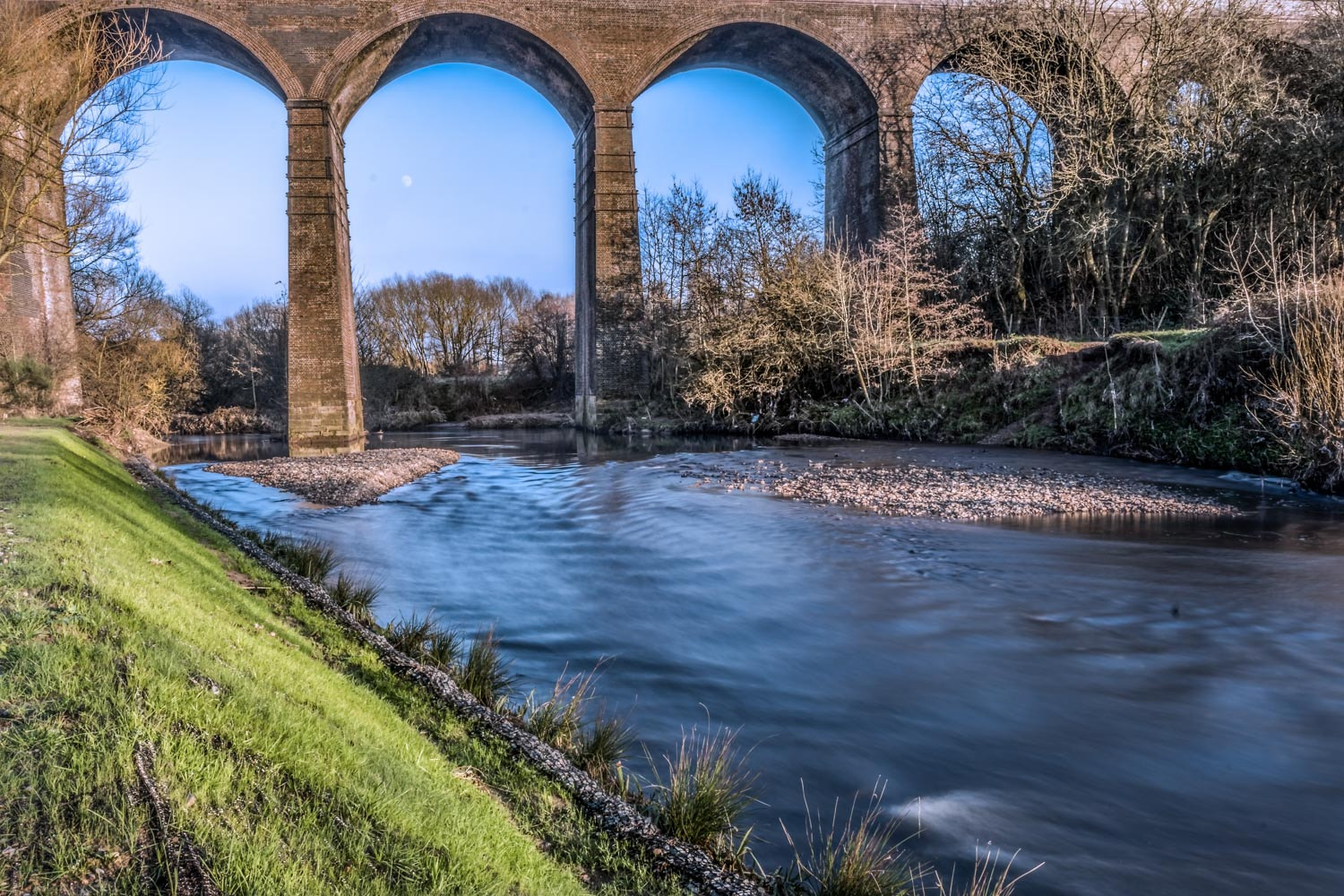 Sony ILCA-77M2 + Sony Vario-Sonnar T* 16-35mm F2.8 ZA SSM sample photo. Reddish vale country park photography