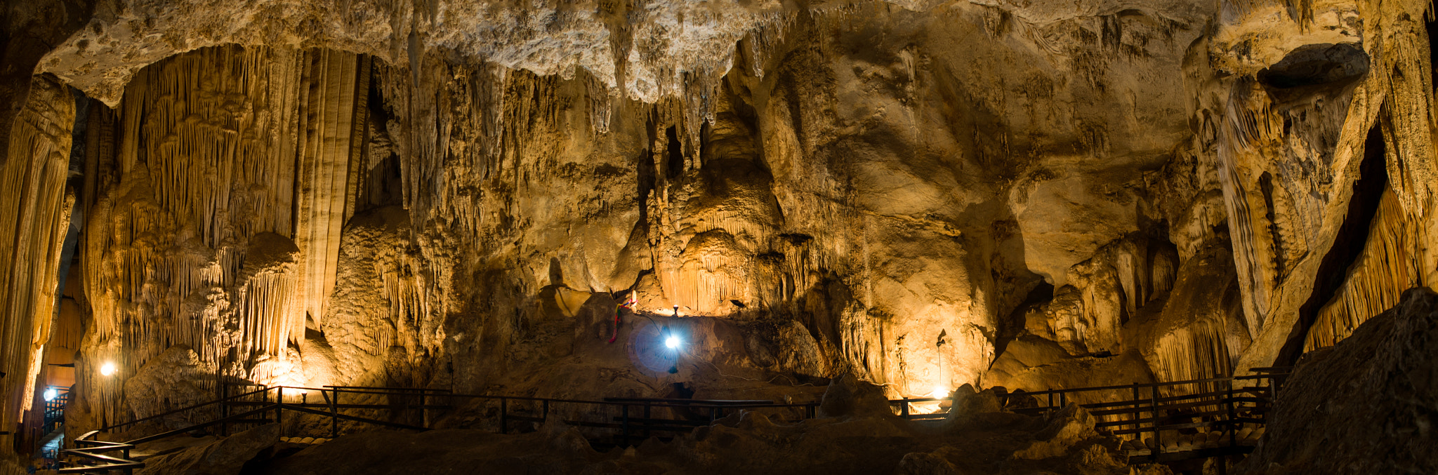 Sony Alpha NEX-5N + Sigma 19mm F2.8 EX DN sample photo. Caves of thailand photography