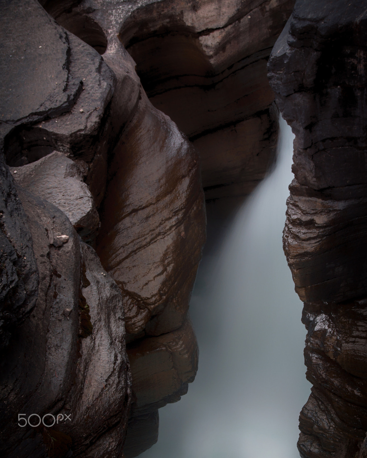 Sigma 18-250mm F3.5-6.3 DC OS HSM sample photo. Mistaya canyon photography