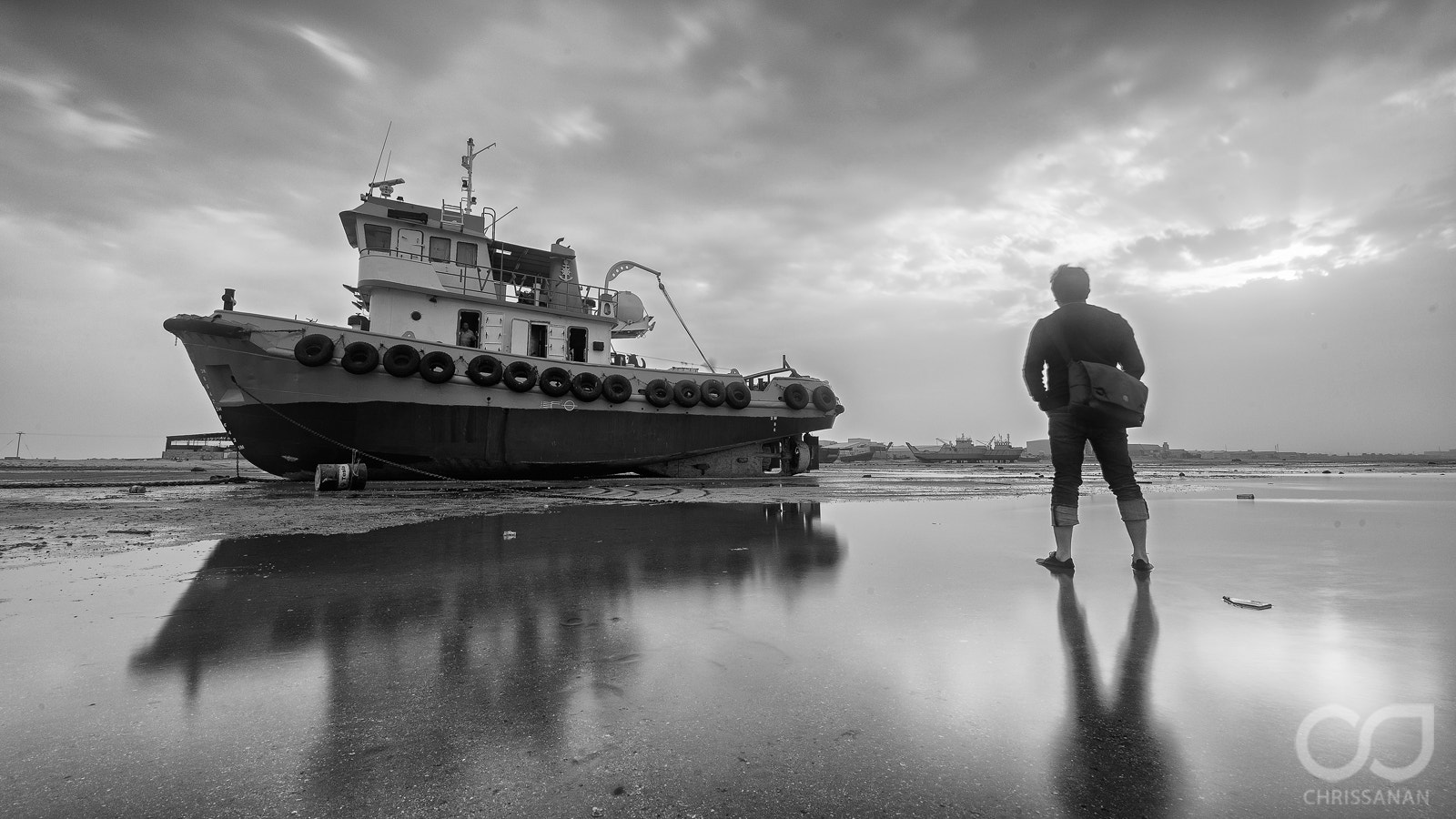 Sony a7 II + Canon EF 16-35mm F4L IS USM sample photo. I am stranded photography