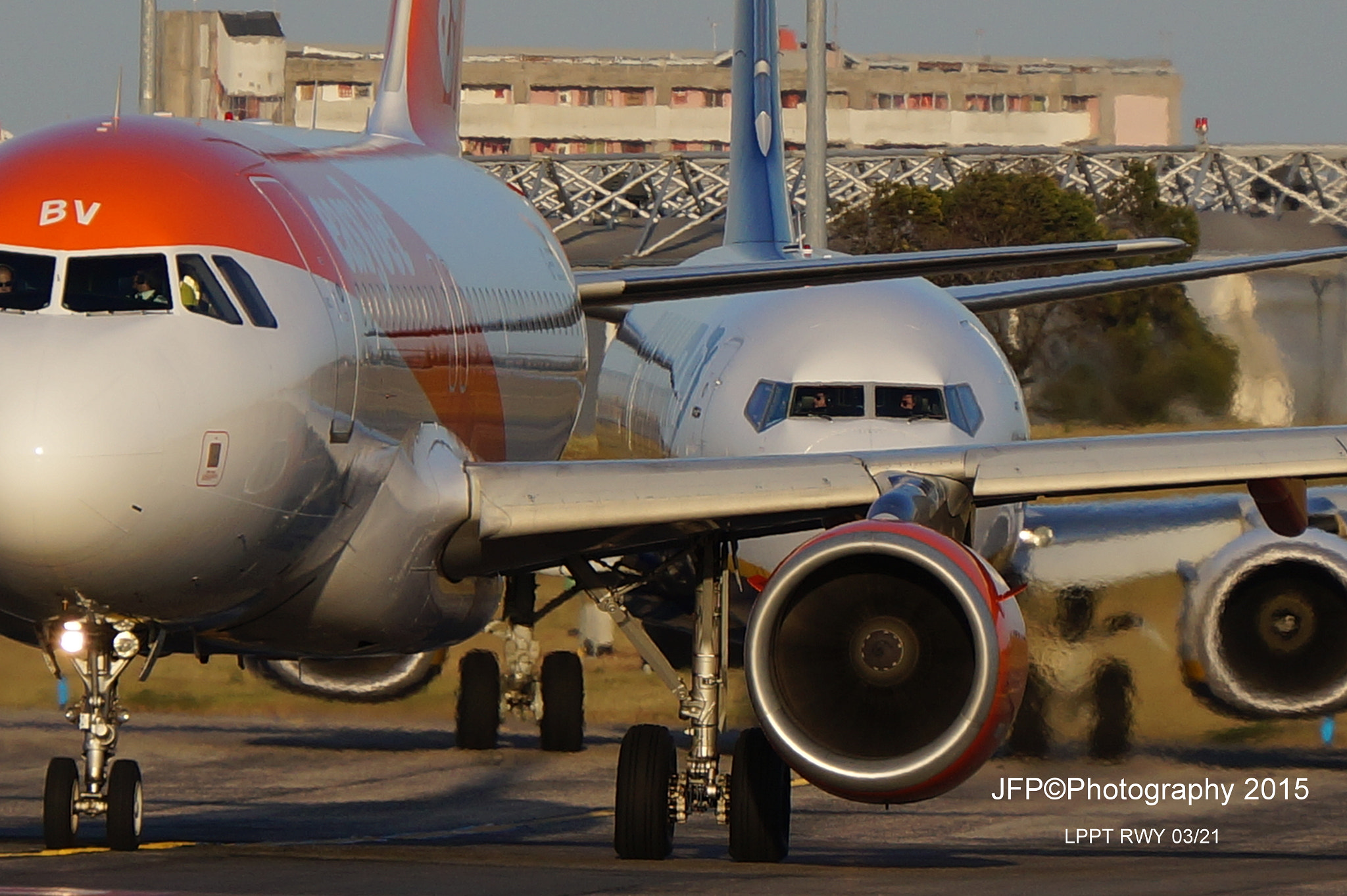 Sony E 55-210mm F4.5-6.3 OSS sample photo. Lppt rwy 03 photography