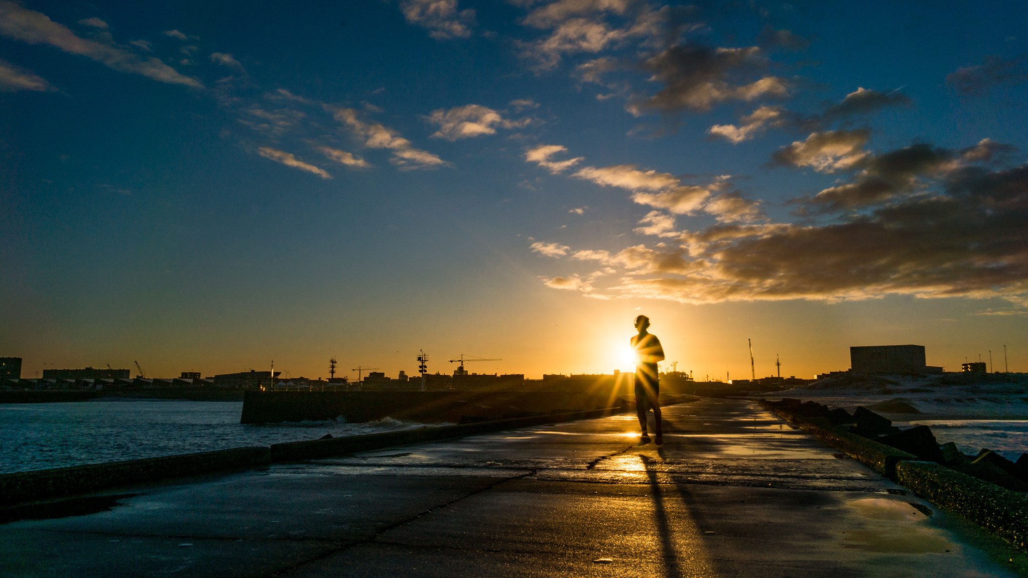 Sony Alpha NEX-5R + Sigma 19mm F2.8 EX DN sample photo. Running with the sun photography