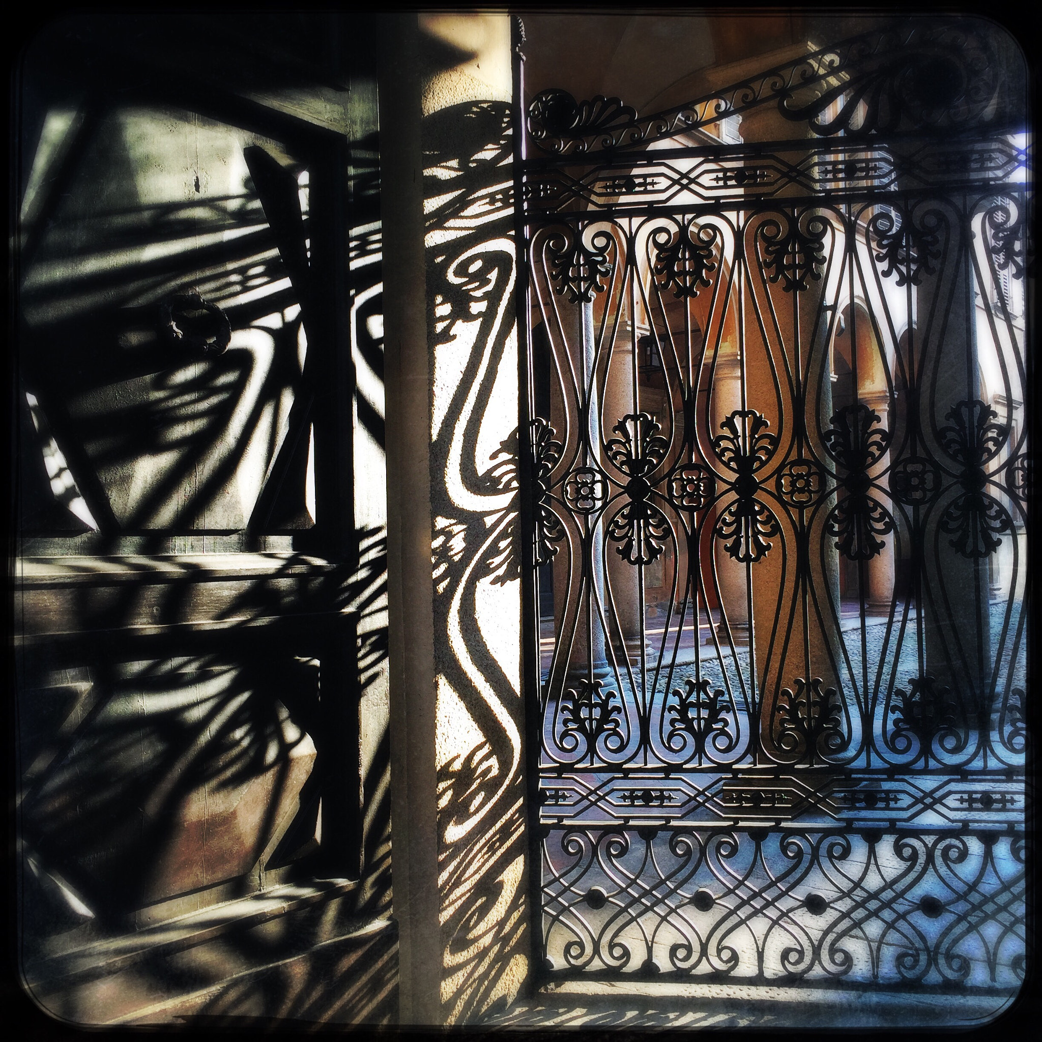 Hipstamatic 305 sample photo. Shadows photography
