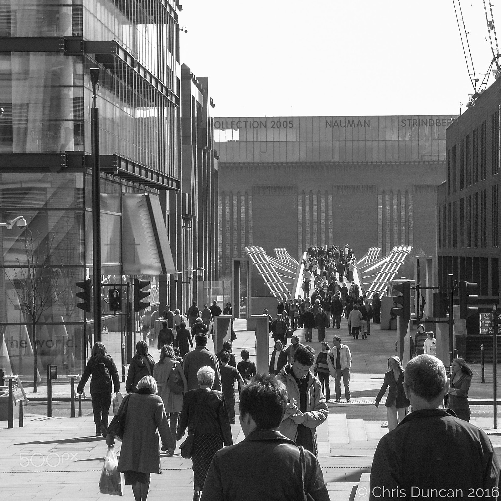 KONICA MINOLTA DiMAGE A2 sample photo. Millennium bridge photography