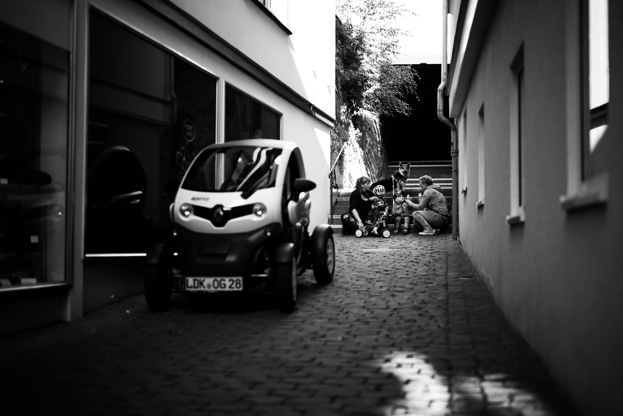 Macro-Elmar-M 1:4/90 sample photo. Street family photography