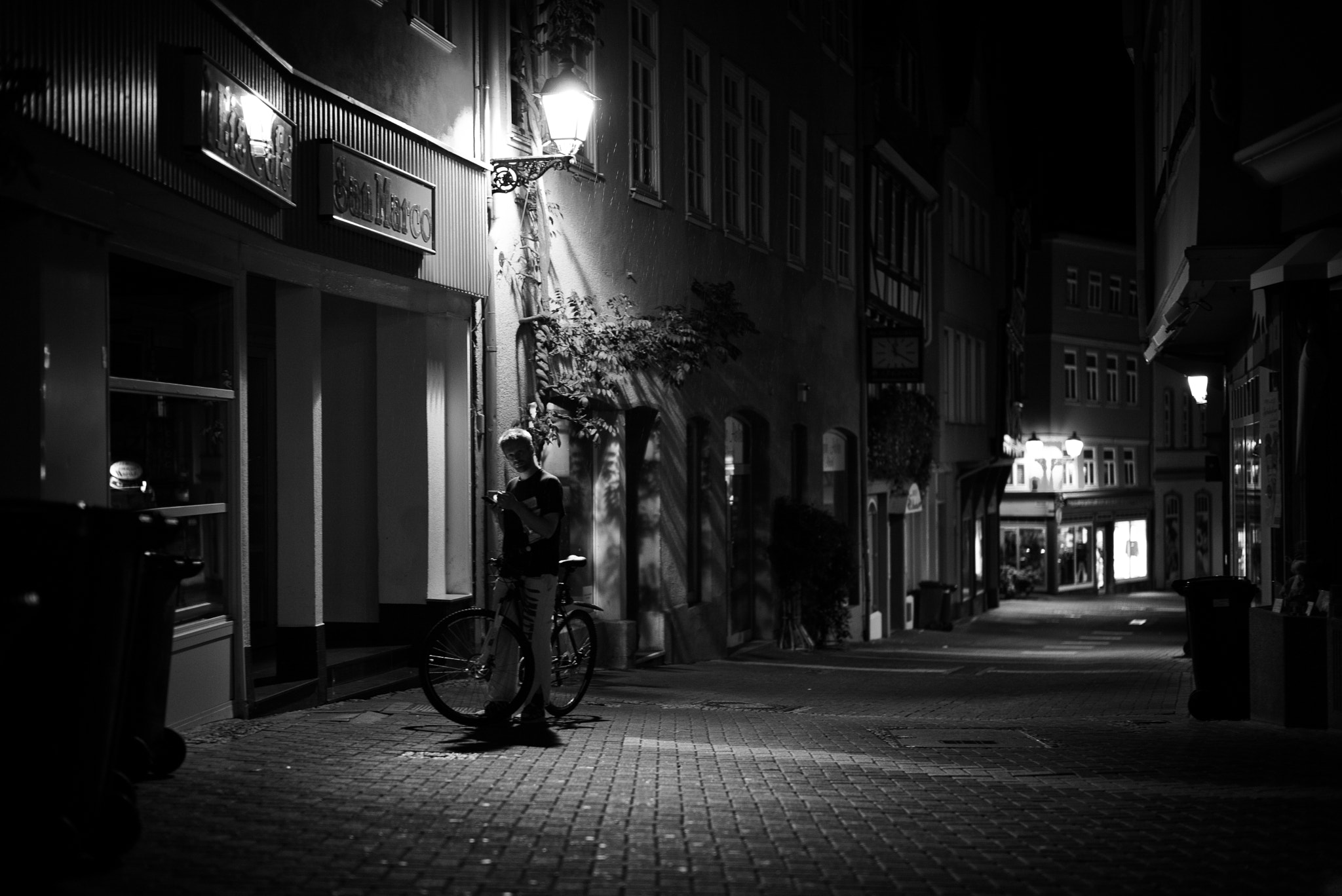 Elmarit-M 1:2.8/21 ASPH. sample photo. Night message photography