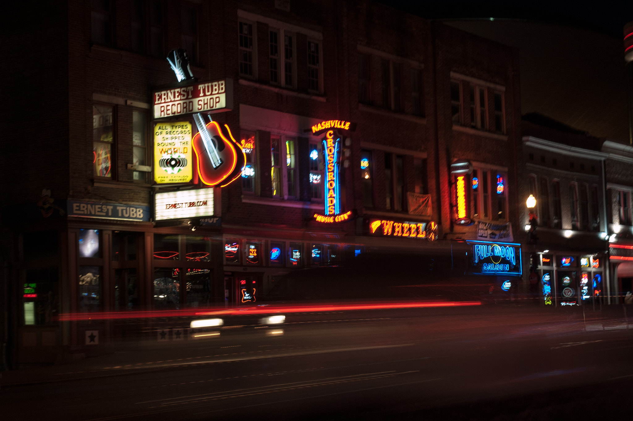 Nikon D50 sample photo. Nashville in neon photography
