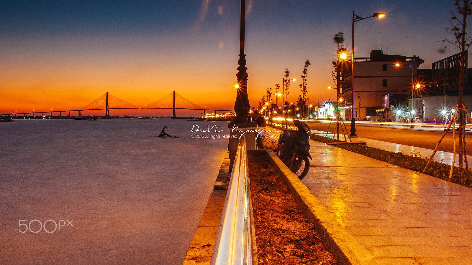 Canon EOS 500D (EOS Rebel T1i / EOS Kiss X3) sample photo. Riverside of my tho city photography