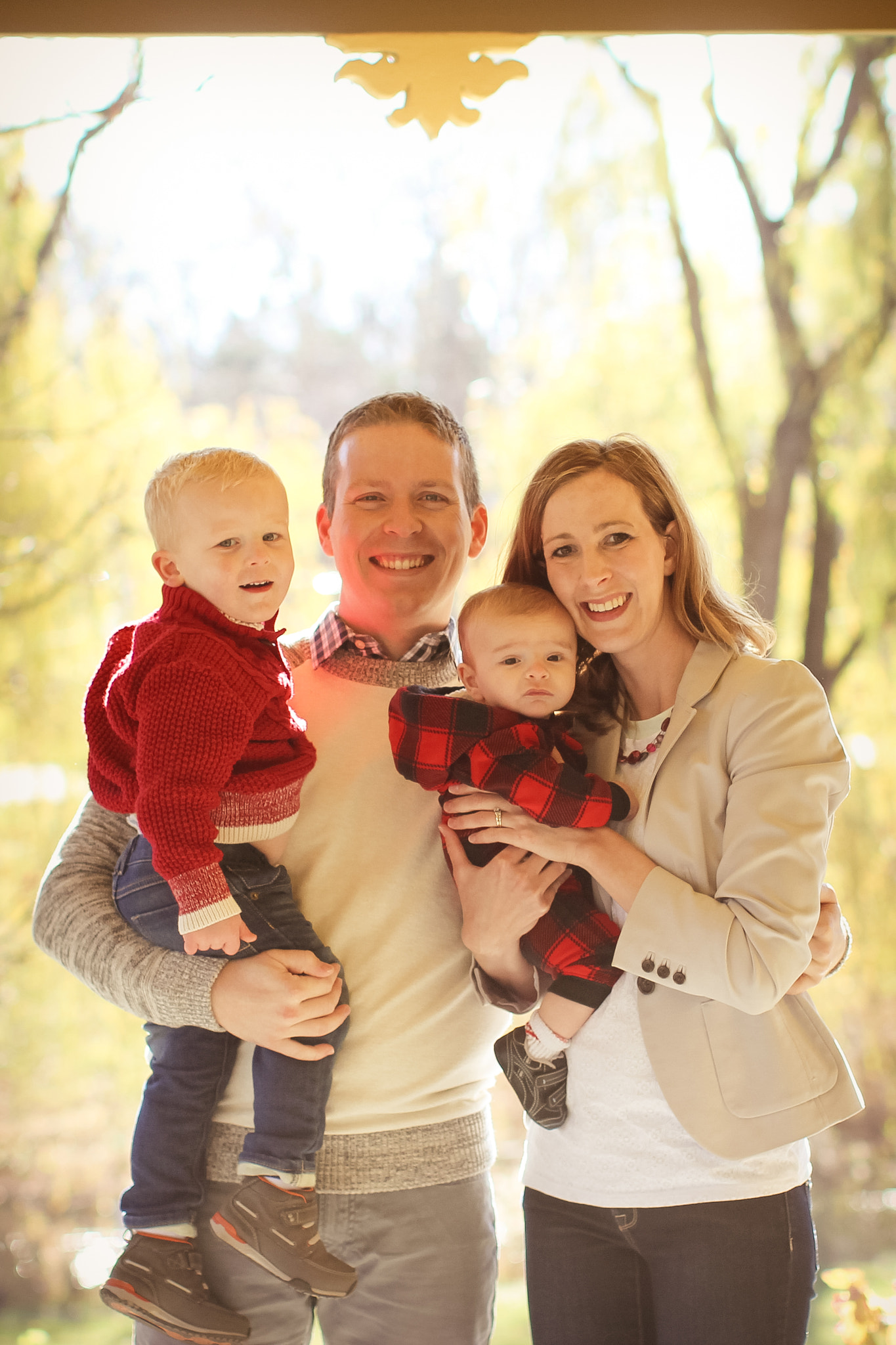 Canon EOS 550D (EOS Rebel T2i / EOS Kiss X4) + Canon EF 50mm F1.2L USM sample photo. The moore family photography