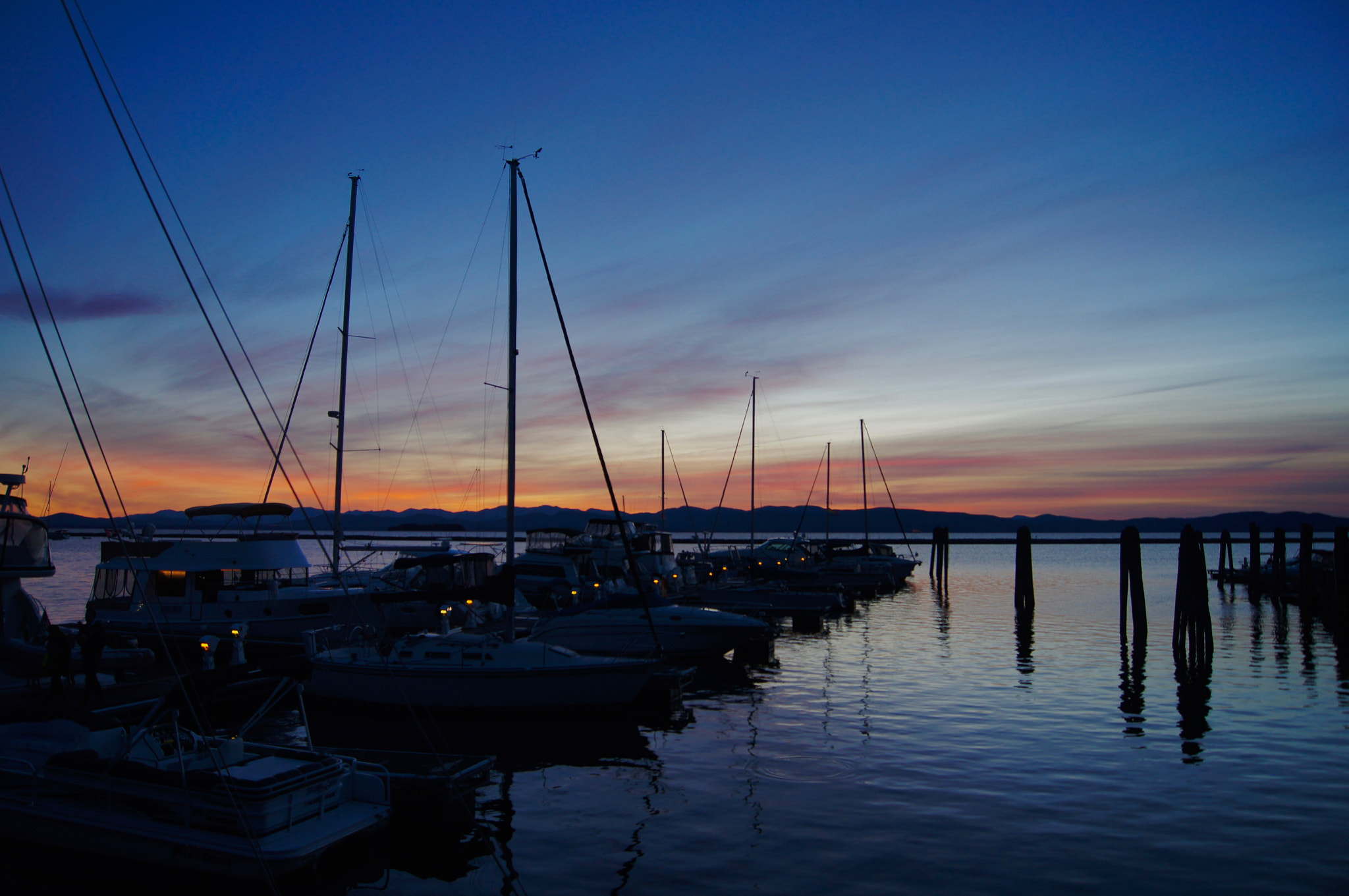 Sony DT 18-55mm F3.5-5.6 SAM II sample photo. Lake champlain sunset photography