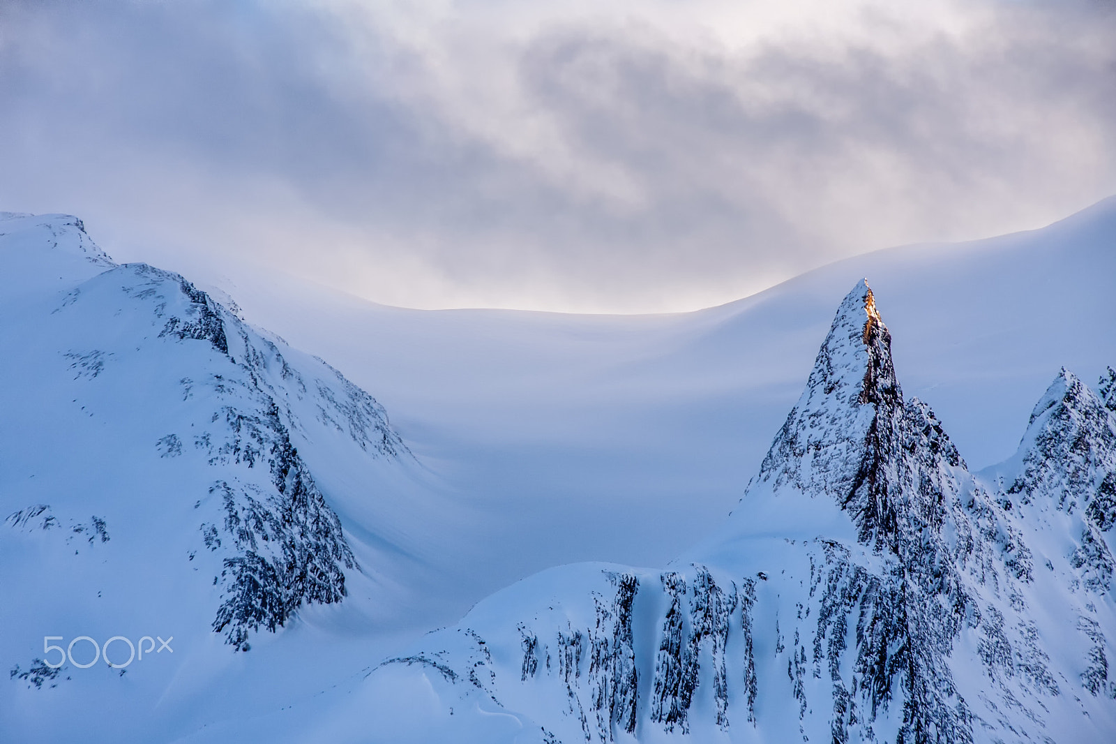 Sigma 18-250mm F3.5-6.3 DC OS HSM sample photo. Sceptre spire photography