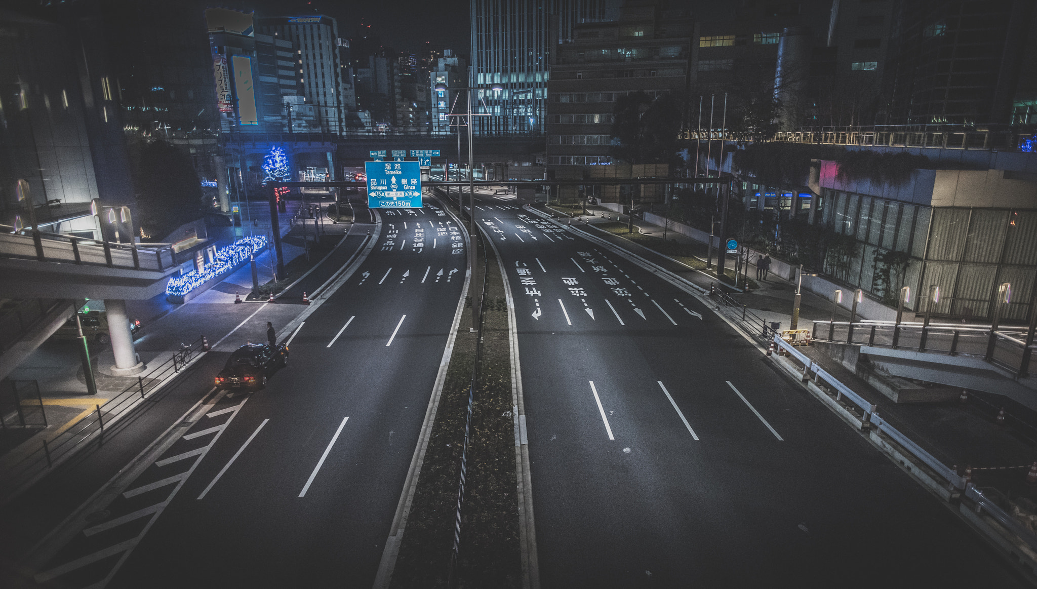 Nikon D810 + Nikon AF Nikkor 24mm F2.8D sample photo. Tokyo night photography