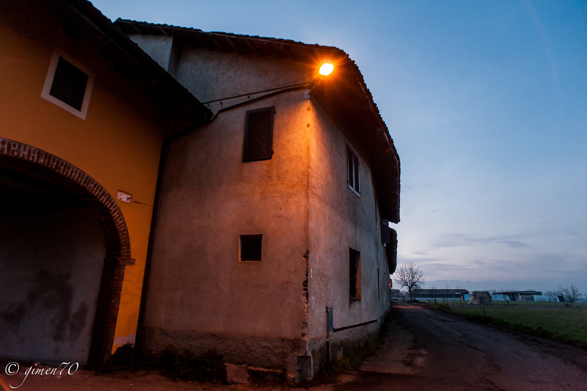 Nikon D3 + Nikon AF Nikkor 20mm F2.8D sample photo. Countryside photography