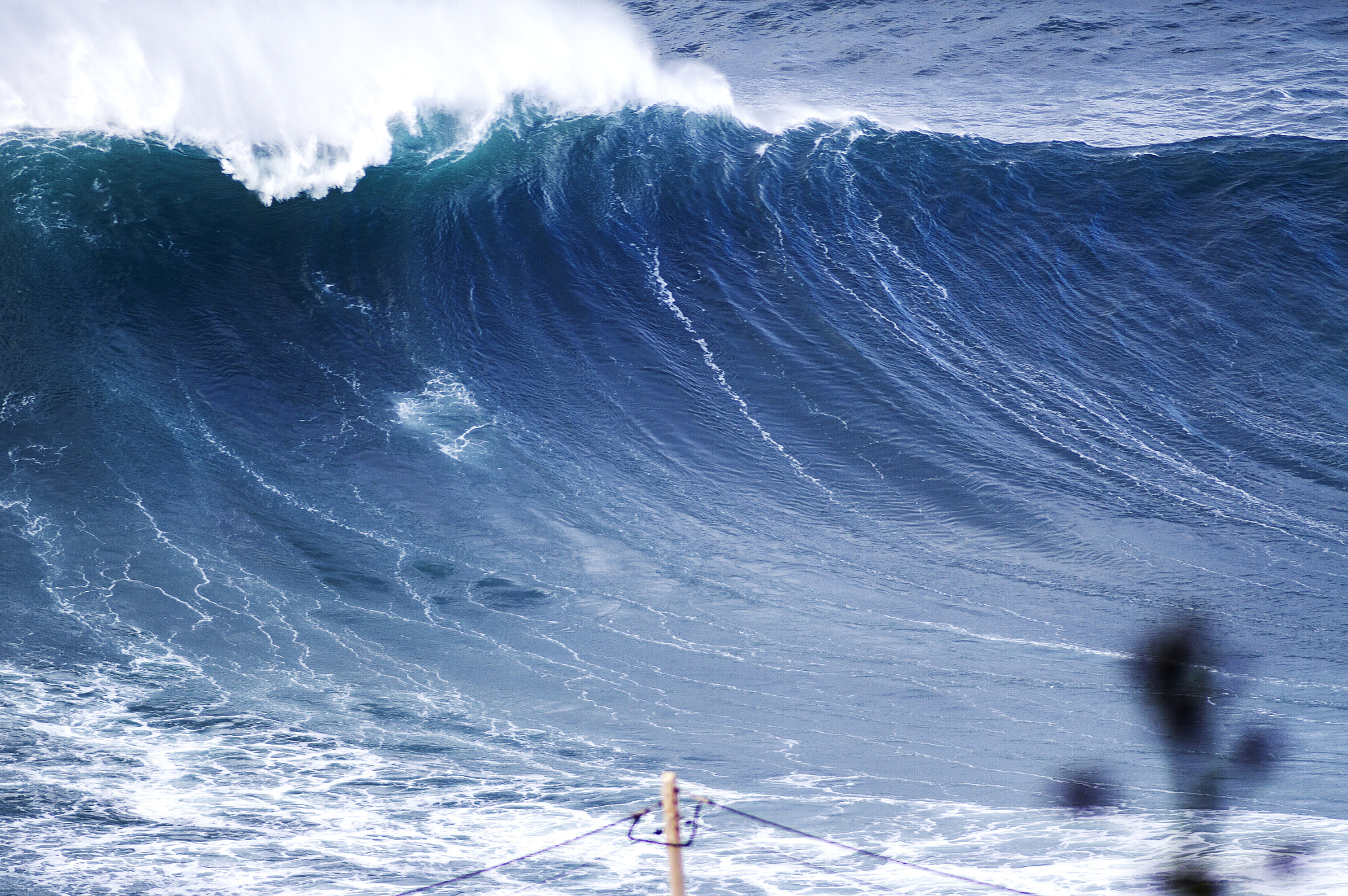 Canon EOS 7D + Canon EF 50mm f/1.8 sample photo. Big wave photography