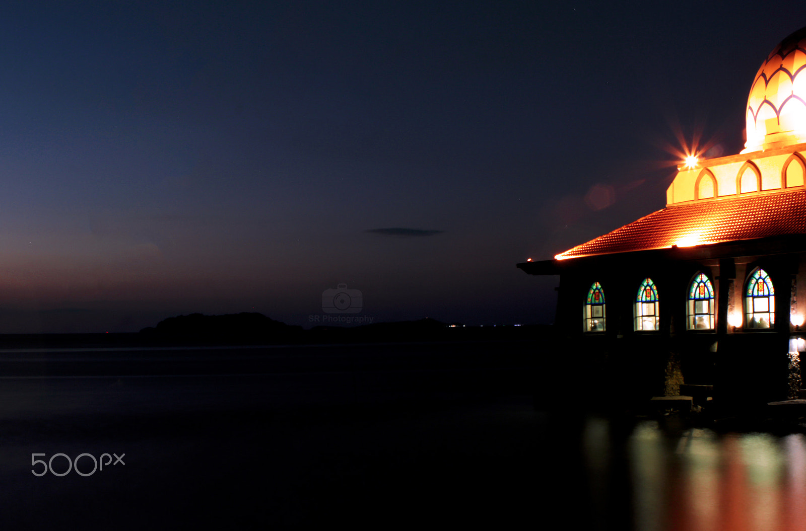 Canon EOS 500D (EOS Rebel T1i / EOS Kiss X3) + Canon EF 28-80mm f/3.5-5.6 USM IV sample photo. Mosque by the shore photography