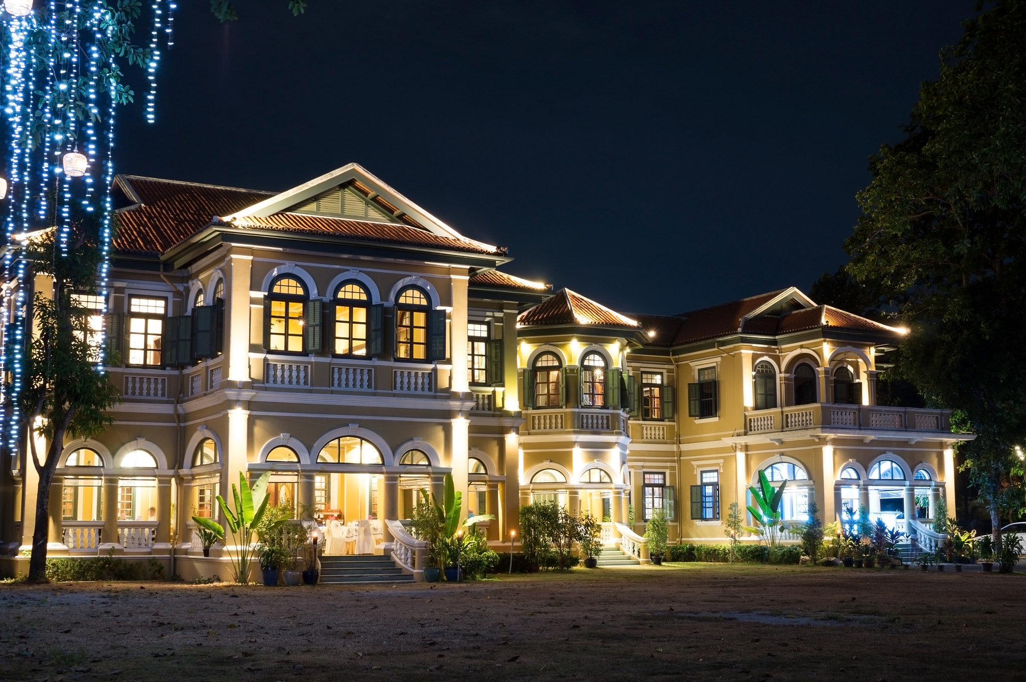 Sony Alpha NEX-5T + Sigma 30mm F2.8 EX DN sample photo. Blue elephant governor's mansion phuket restaurant & cooking school photography