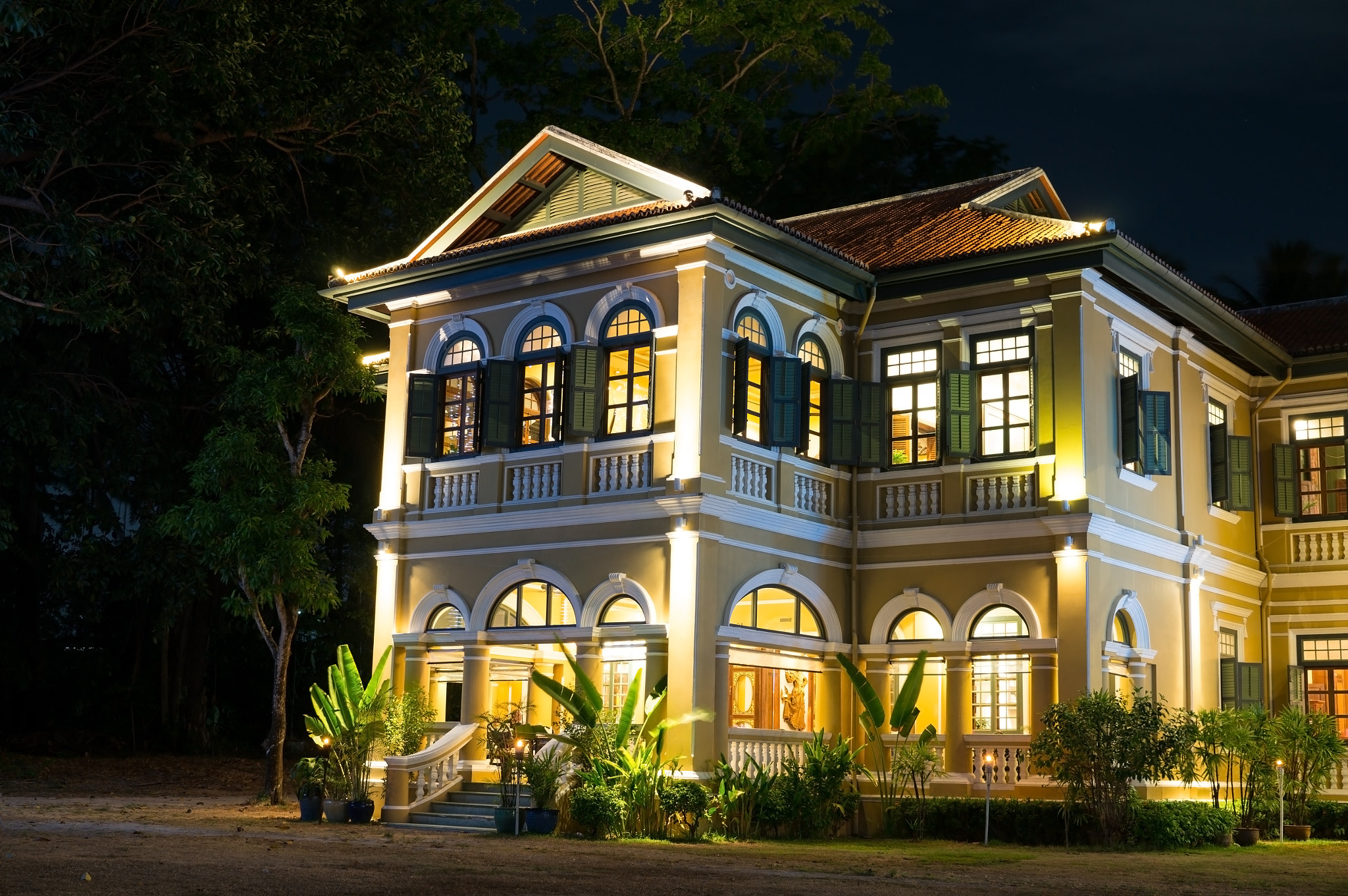 Sony Alpha NEX-5T + Sigma 30mm F2.8 EX DN sample photo. Blue elephant governor's mansion phuket restaurant & cooking school photography