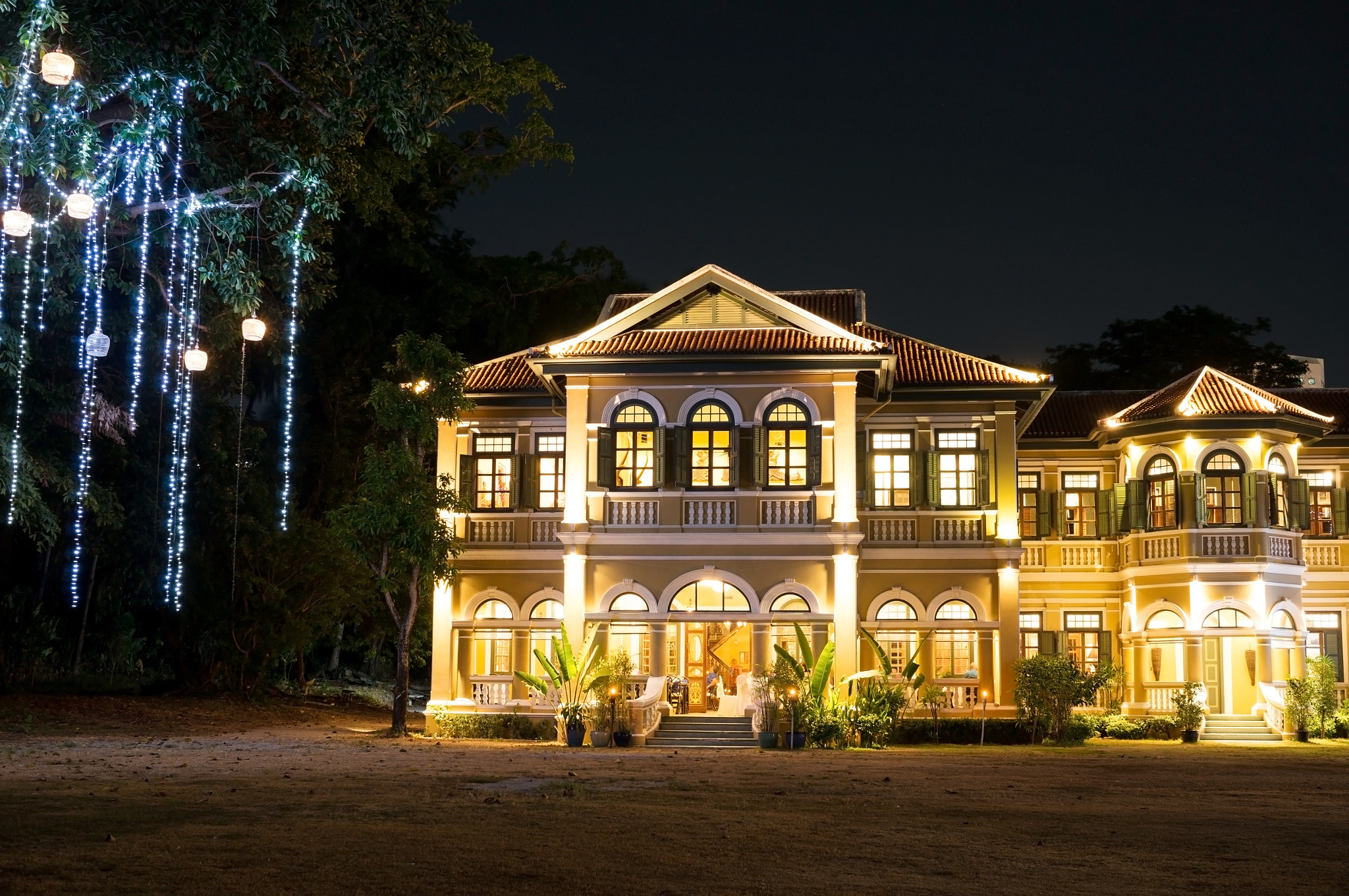 Sony Alpha NEX-5T + Sigma 30mm F2.8 EX DN sample photo. Blue elephant governor's mansion phuket restaurant & cooking school photography