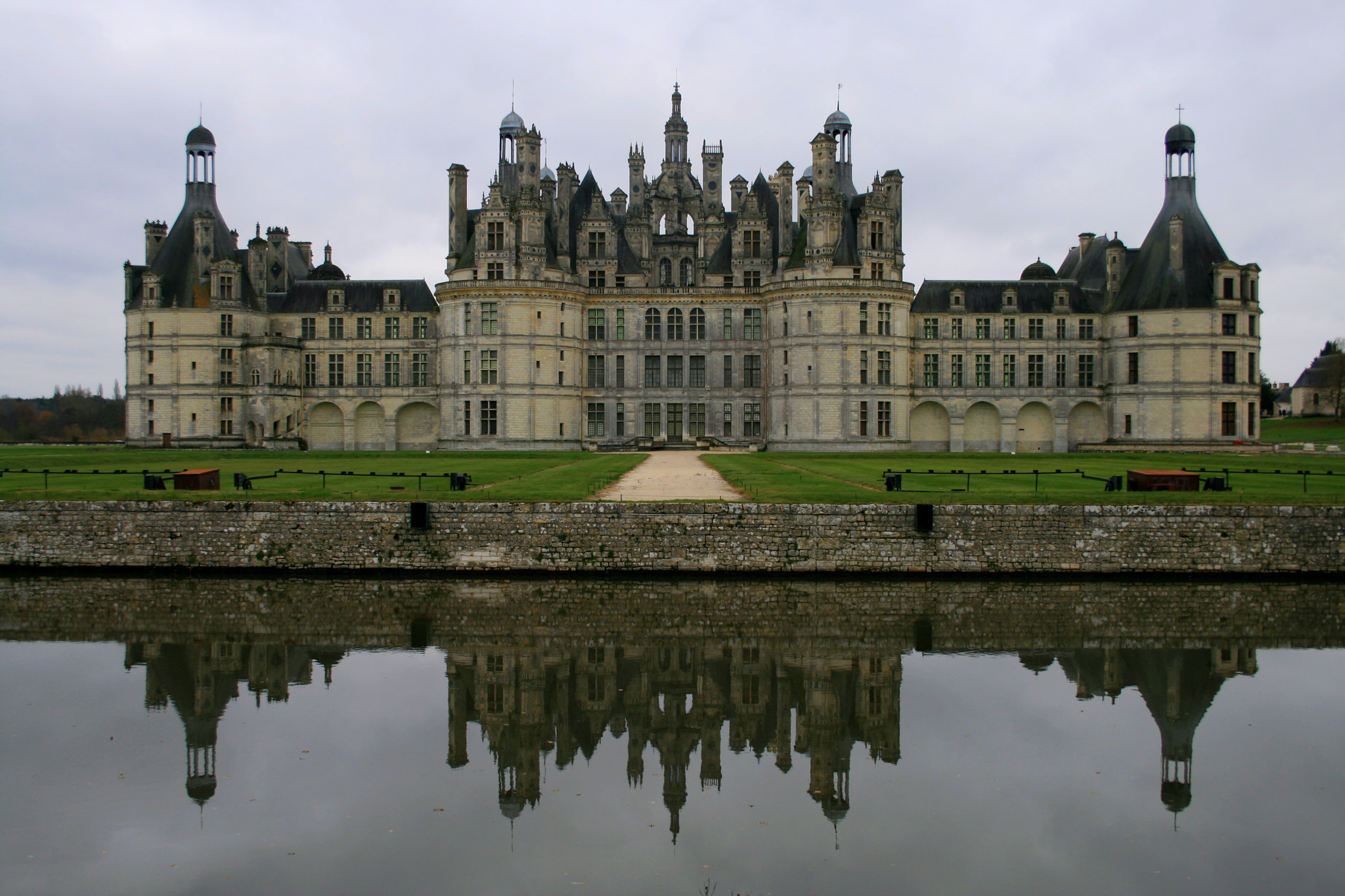 Canon EF-S 18-55mm f/3.5-5.6 USM sample photo. Chambord photography
