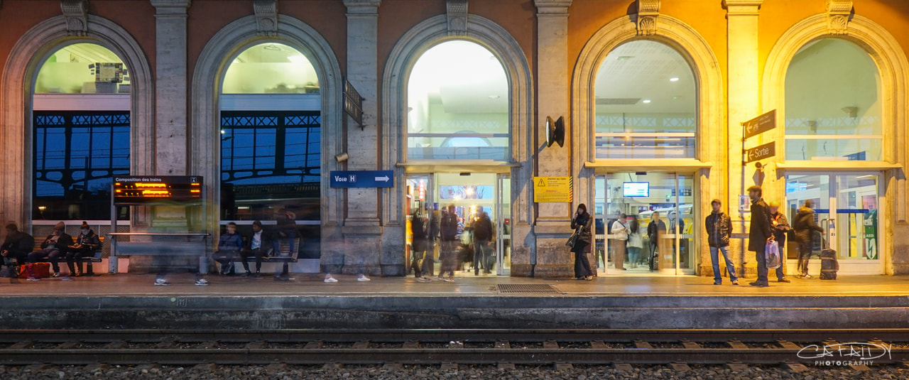 Sony a7 II + Sony E 16mm F2.8 sample photo. Train station move photography