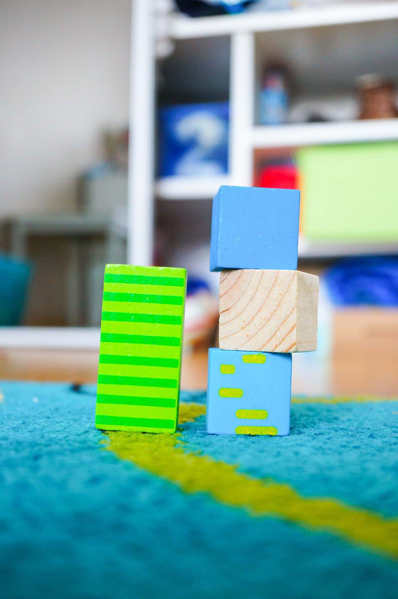Sony Alpha NEX-5N + Sony E 30mm F3.5 Macro sample photo. Toy block photography