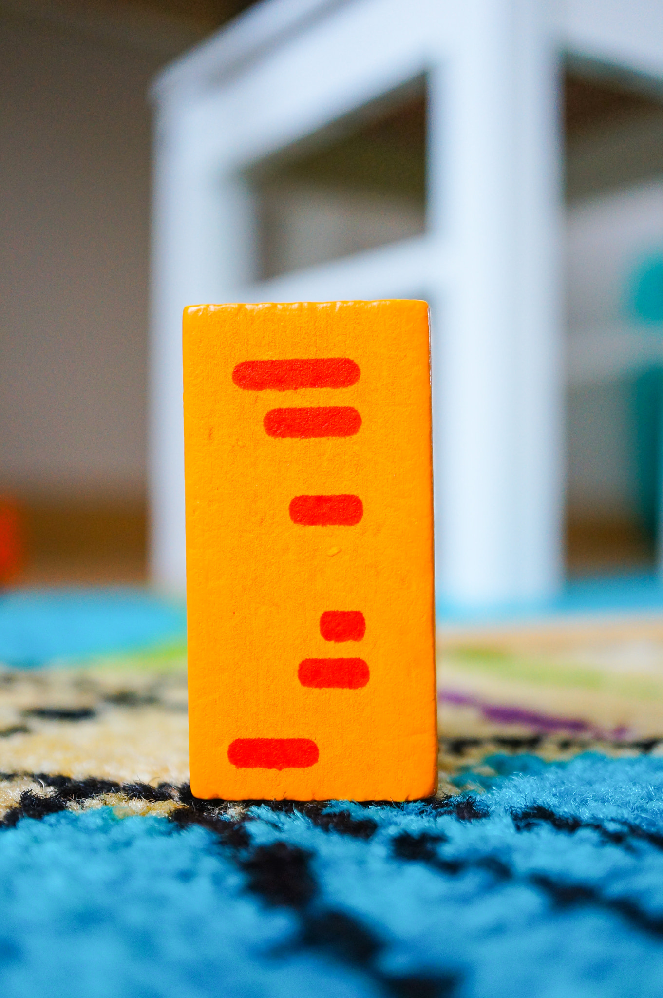 Sony Alpha NEX-5N + Sony E 30mm F3.5 Macro sample photo. Toy block photography