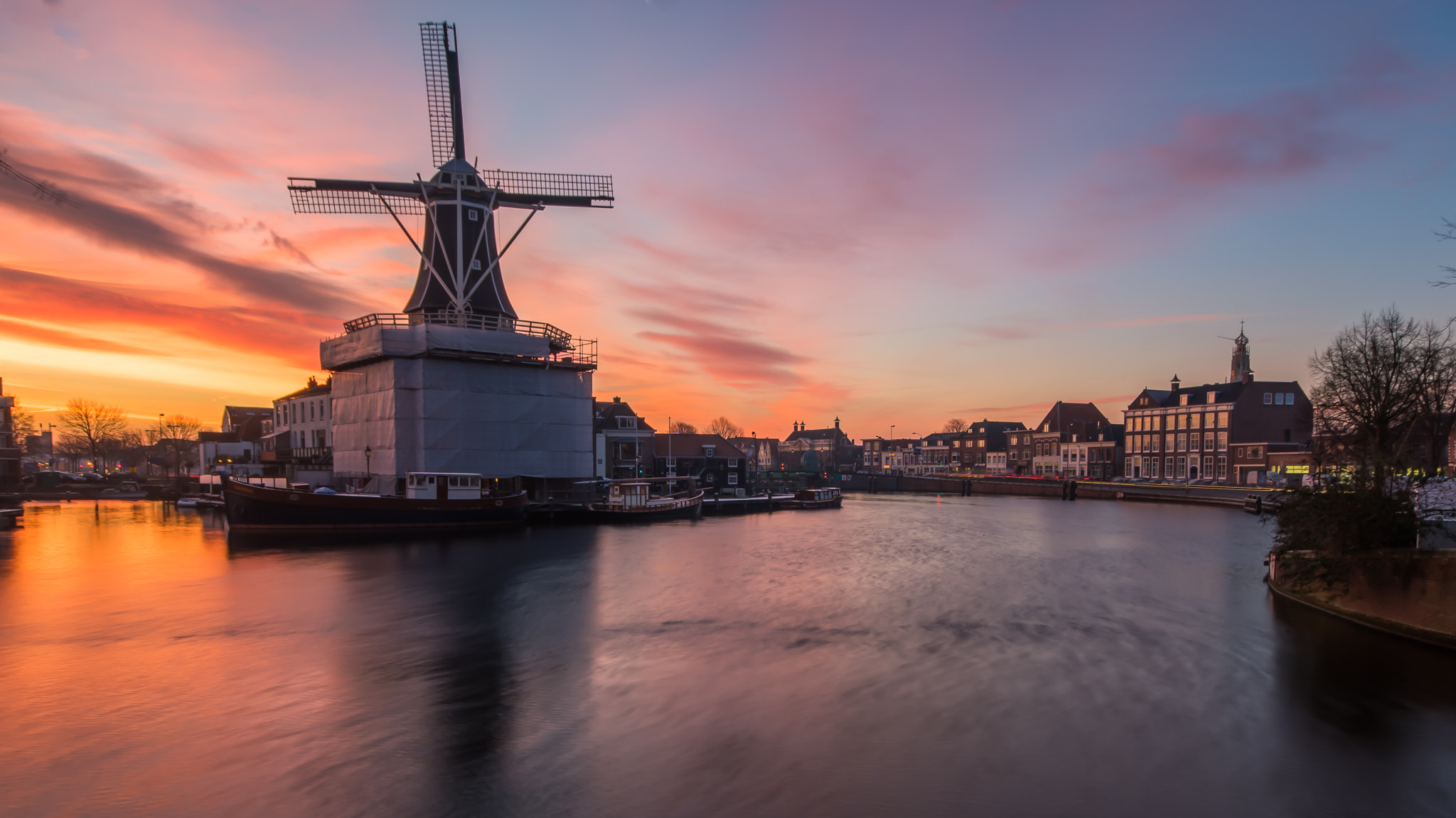 Minolta AF 28-80mm F3.5-5.6 II sample photo. Holland awakening photography