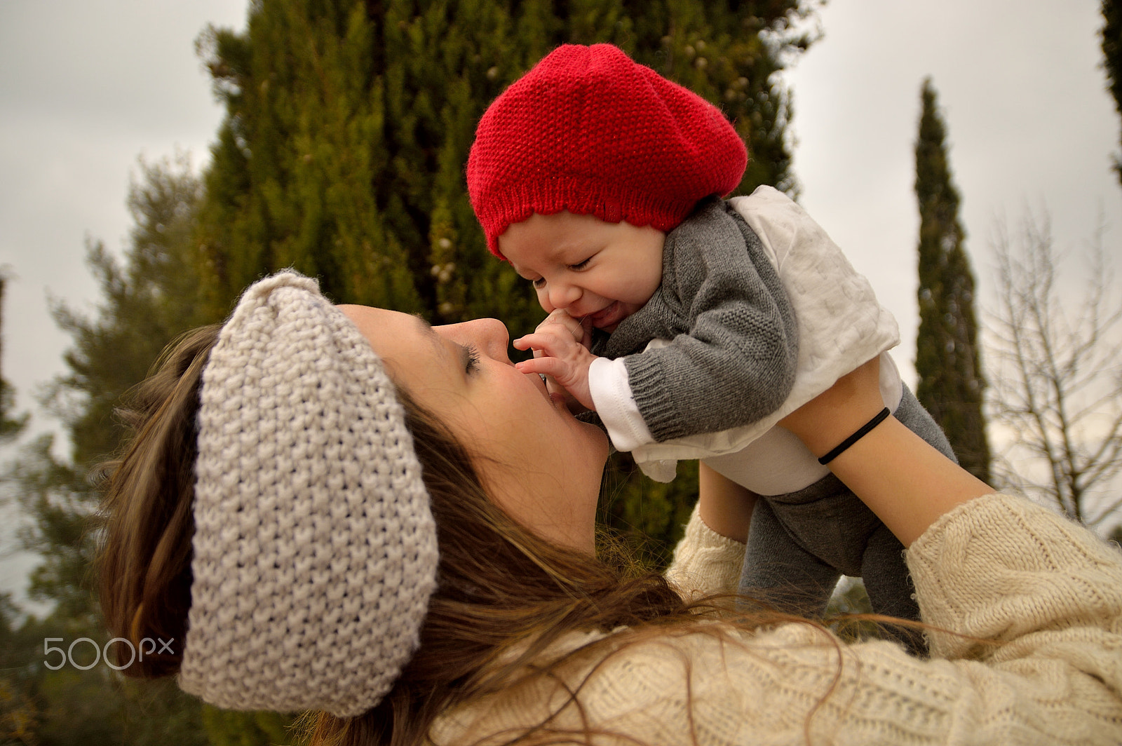 Sigma 17-70mm F2.8-4 DC Macro OS HSM | C sample photo. Love of mother and daughter photography