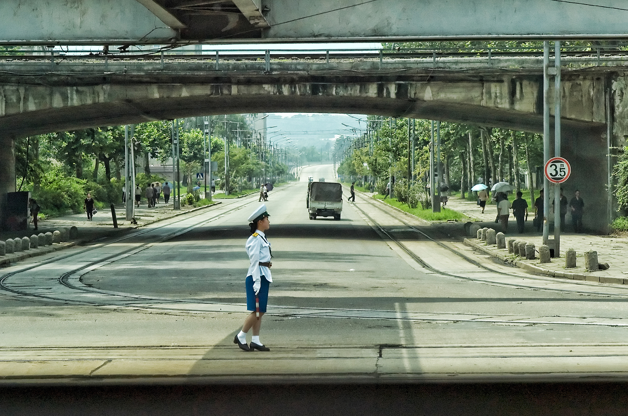 Nikon D2H sample photo. Daily life in north korea photography