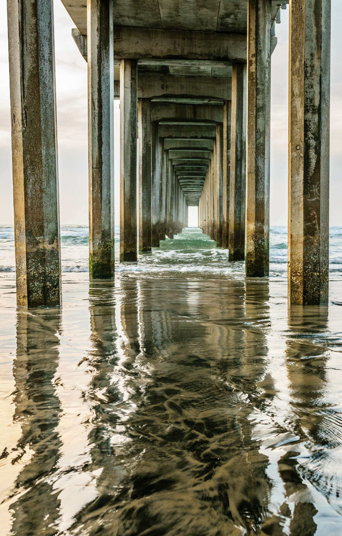 Nikon D5300 + Sigma 35mm F1.4 DG HSM Art sample photo. Under scripps pier photography